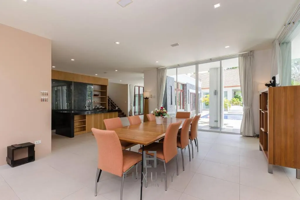 Unique Pool Villa with 5 Bedrooms and Sea View PM-C1