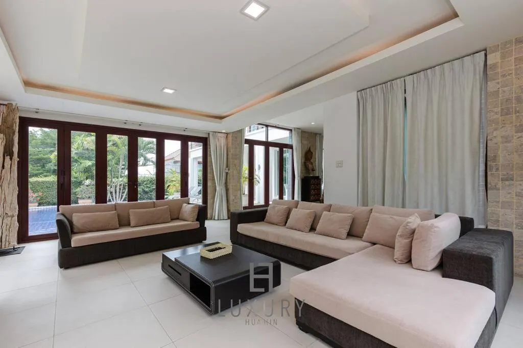 Unique Pool Villa with 5 Bedrooms and Sea View PM-C1