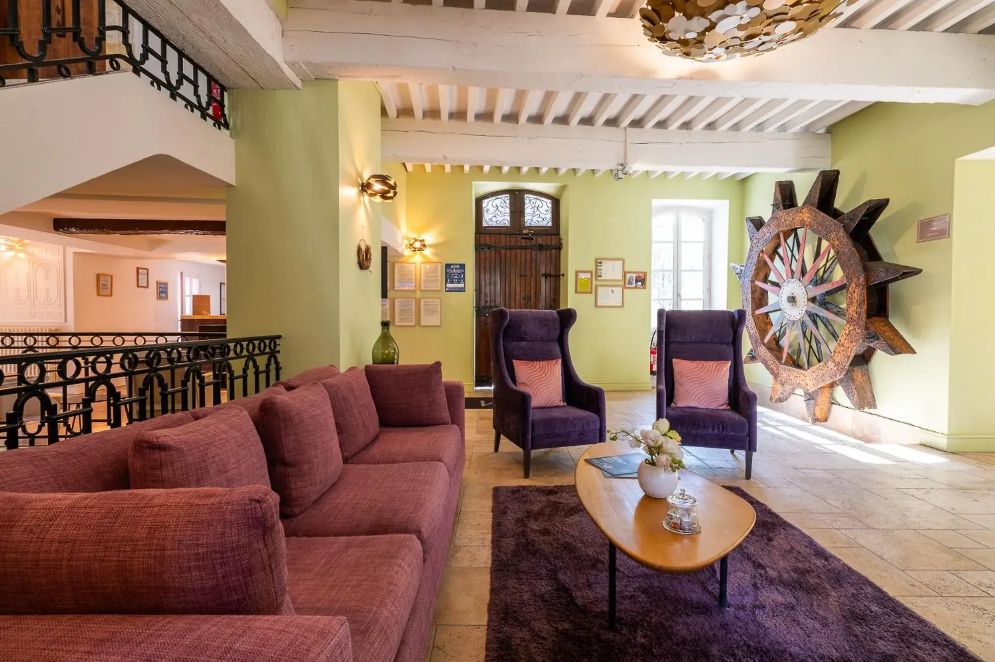 Living room in Moulin de Vernègues Hôtel & Spa Living room in Moulin de Vernègues Hôtel & Spa