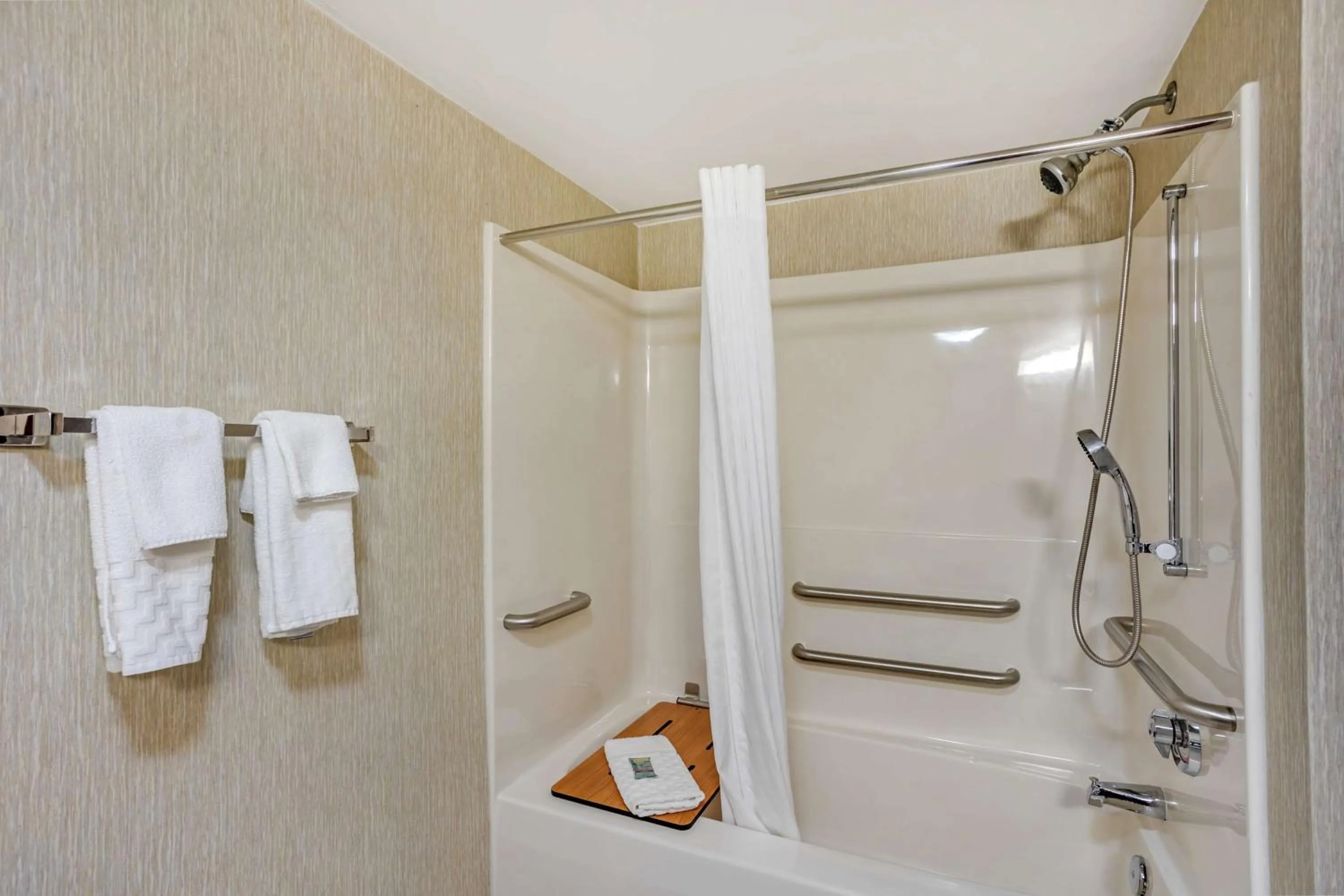 Bathroom in Best Western Danville Inn