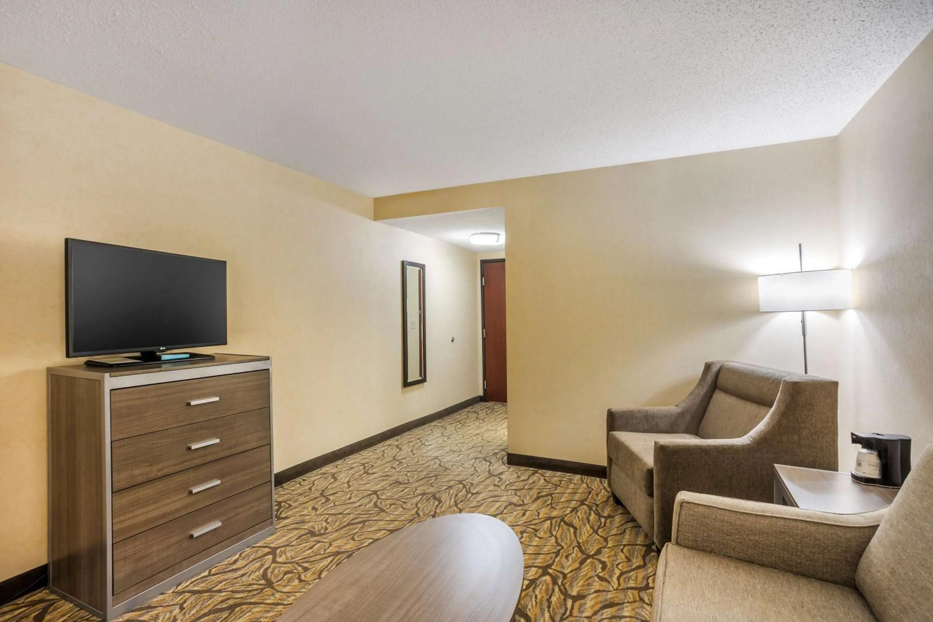 Bedroom in Best Western Danville Inn