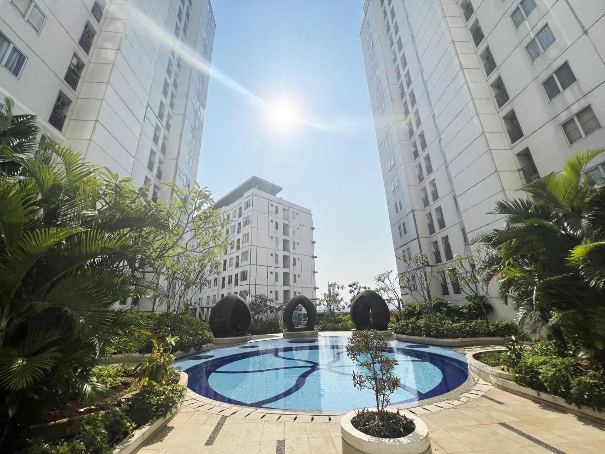 Swimming pool in Bassura Apartment by Aok Property