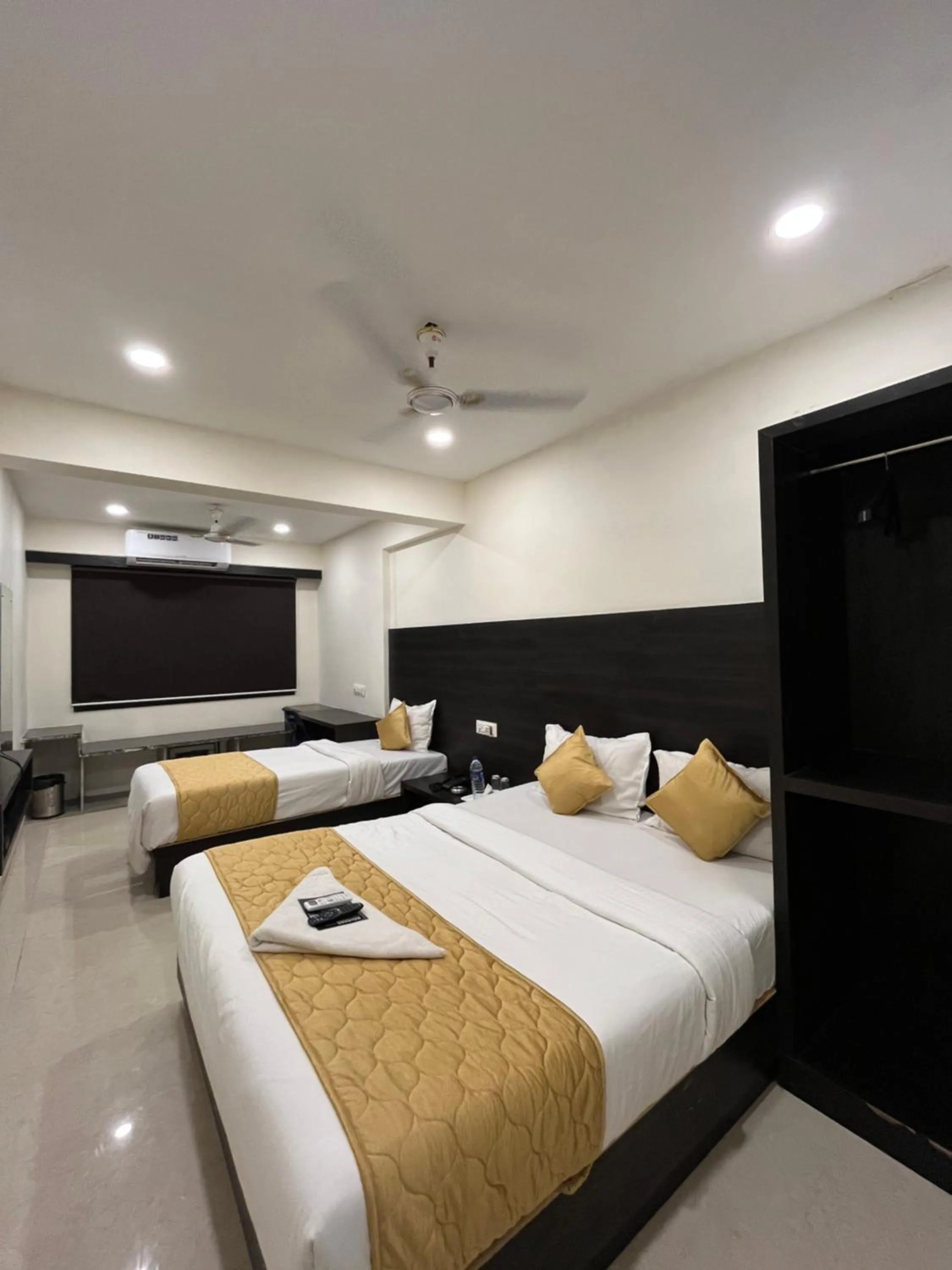 Wind Flower Regency - Near Kokilaben Hospital