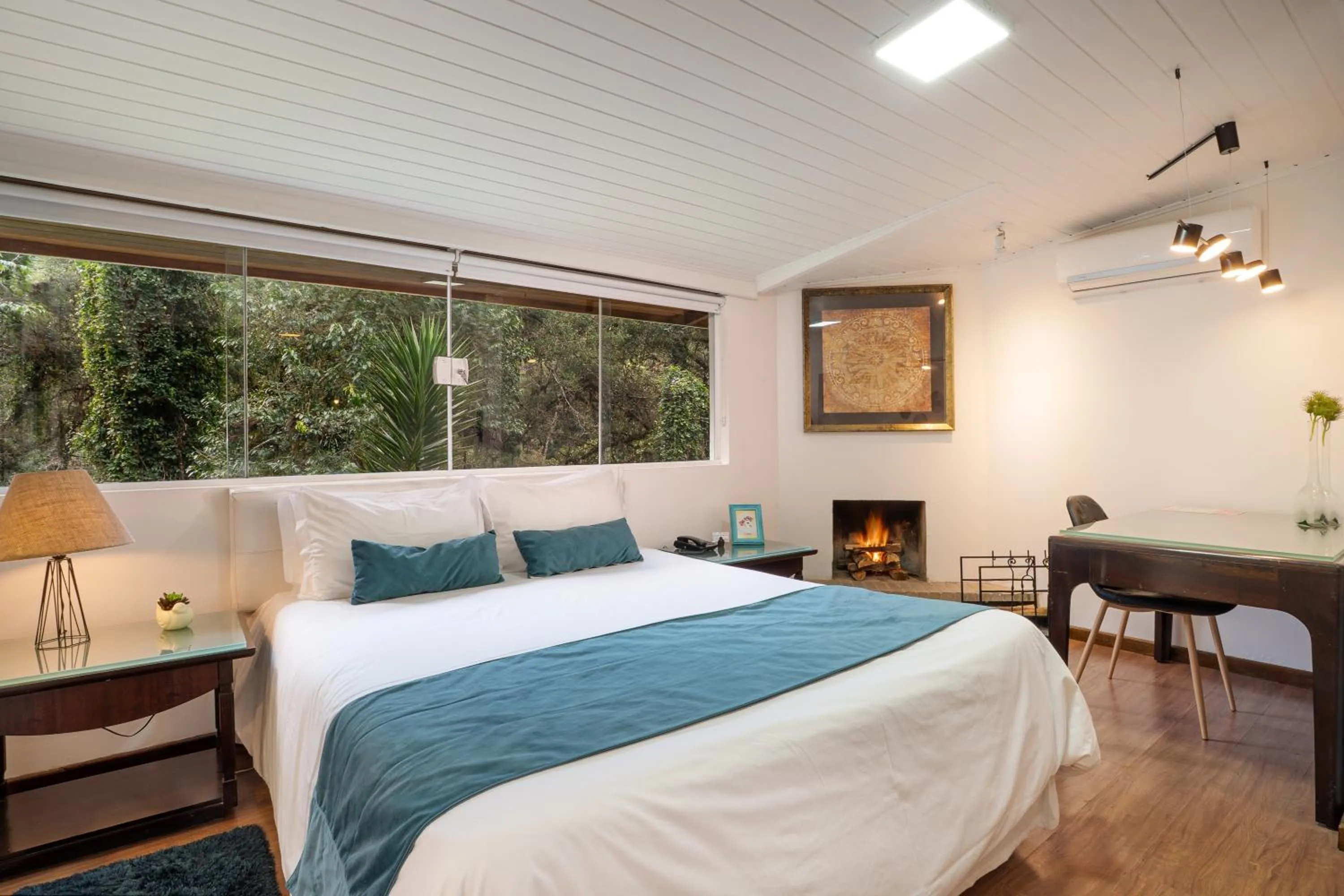 Bedroom, Bed in Pousada Apple House Campos do Jordao