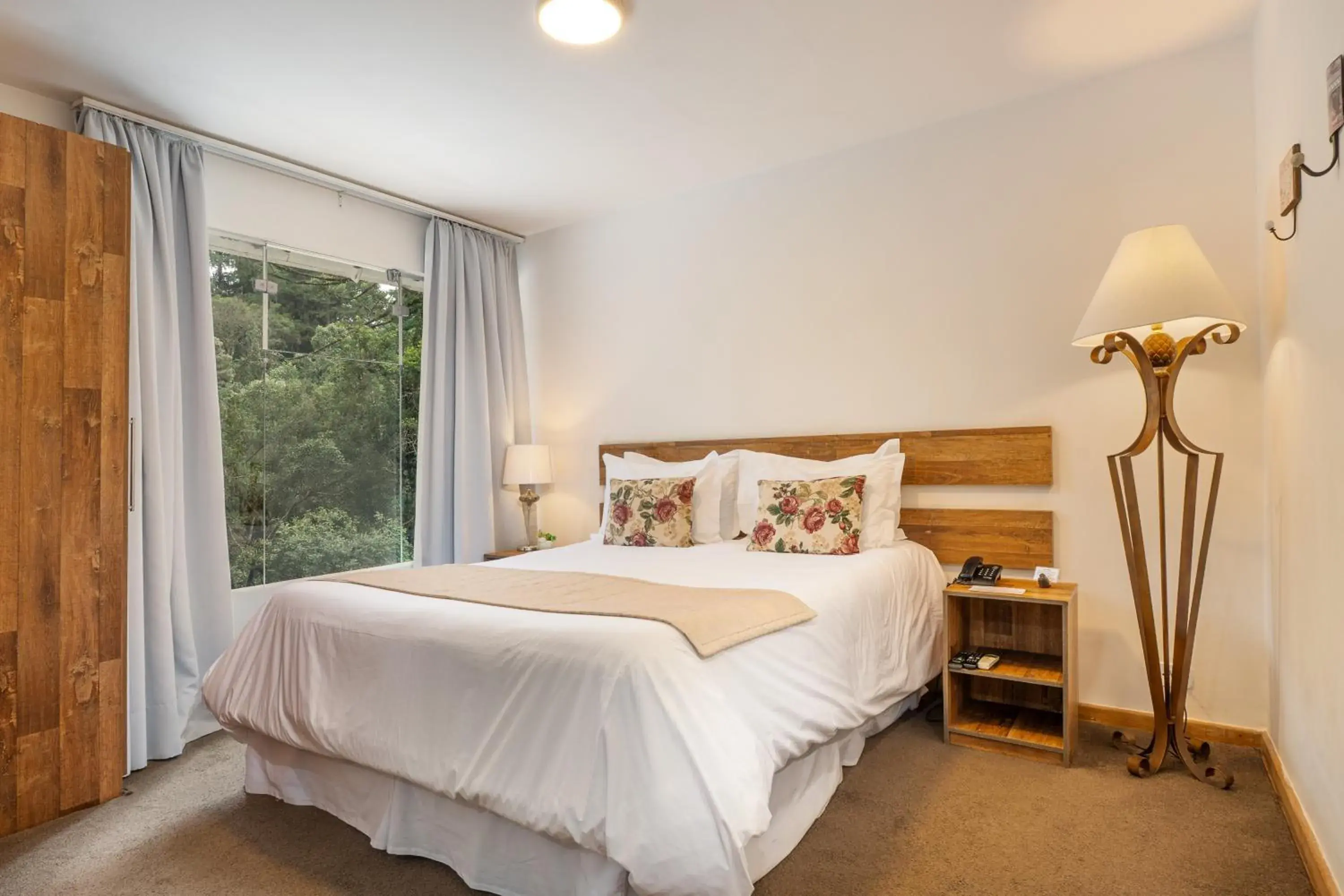 Chalet with Spa Bath in Pousada Apple House Campos do Jordao Chalet with Spa Bath in Pousada Apple House Campos do Jordao