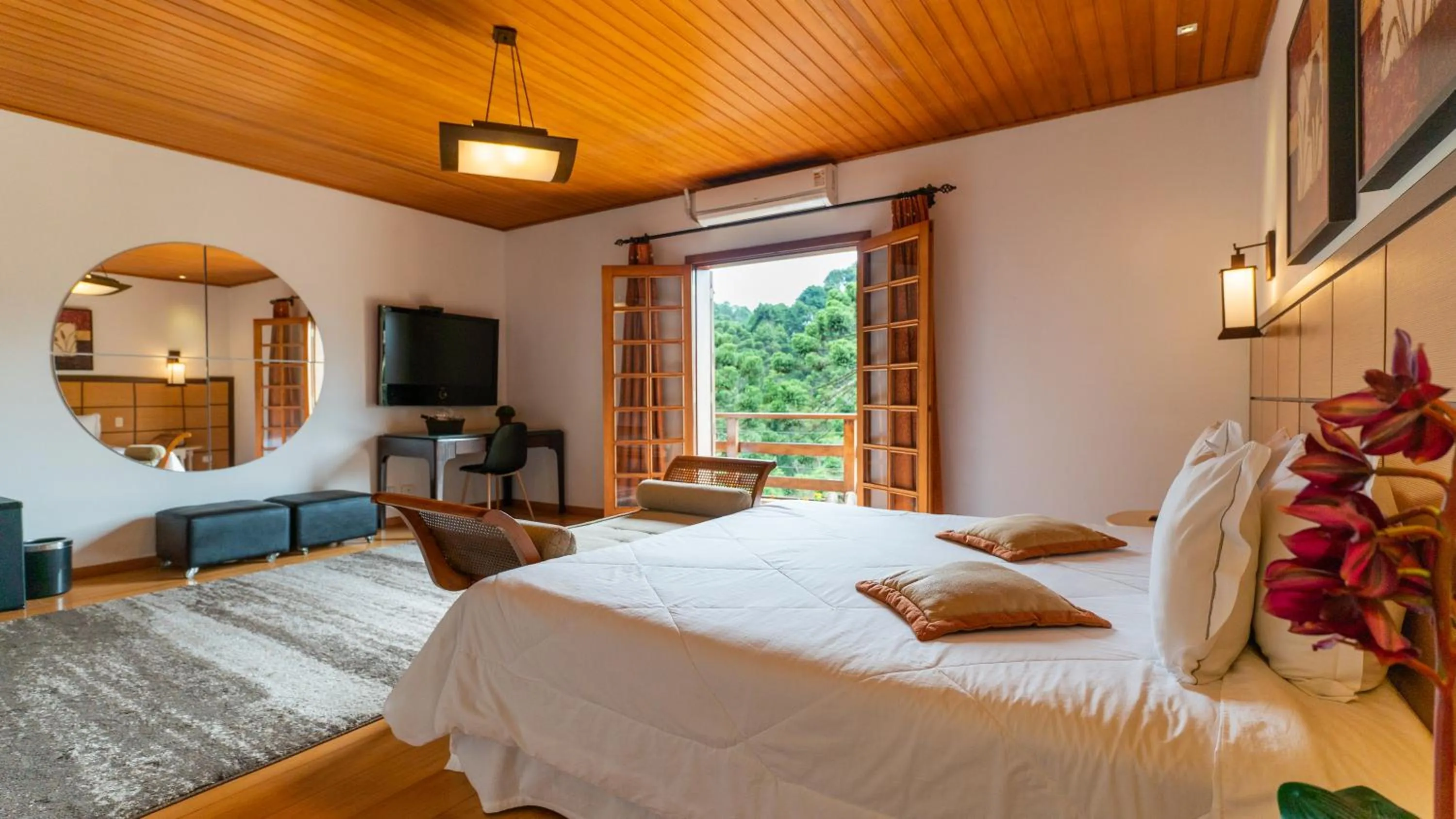 TV and multimedia, Bed in Pousada Apple House Campos do Jordao