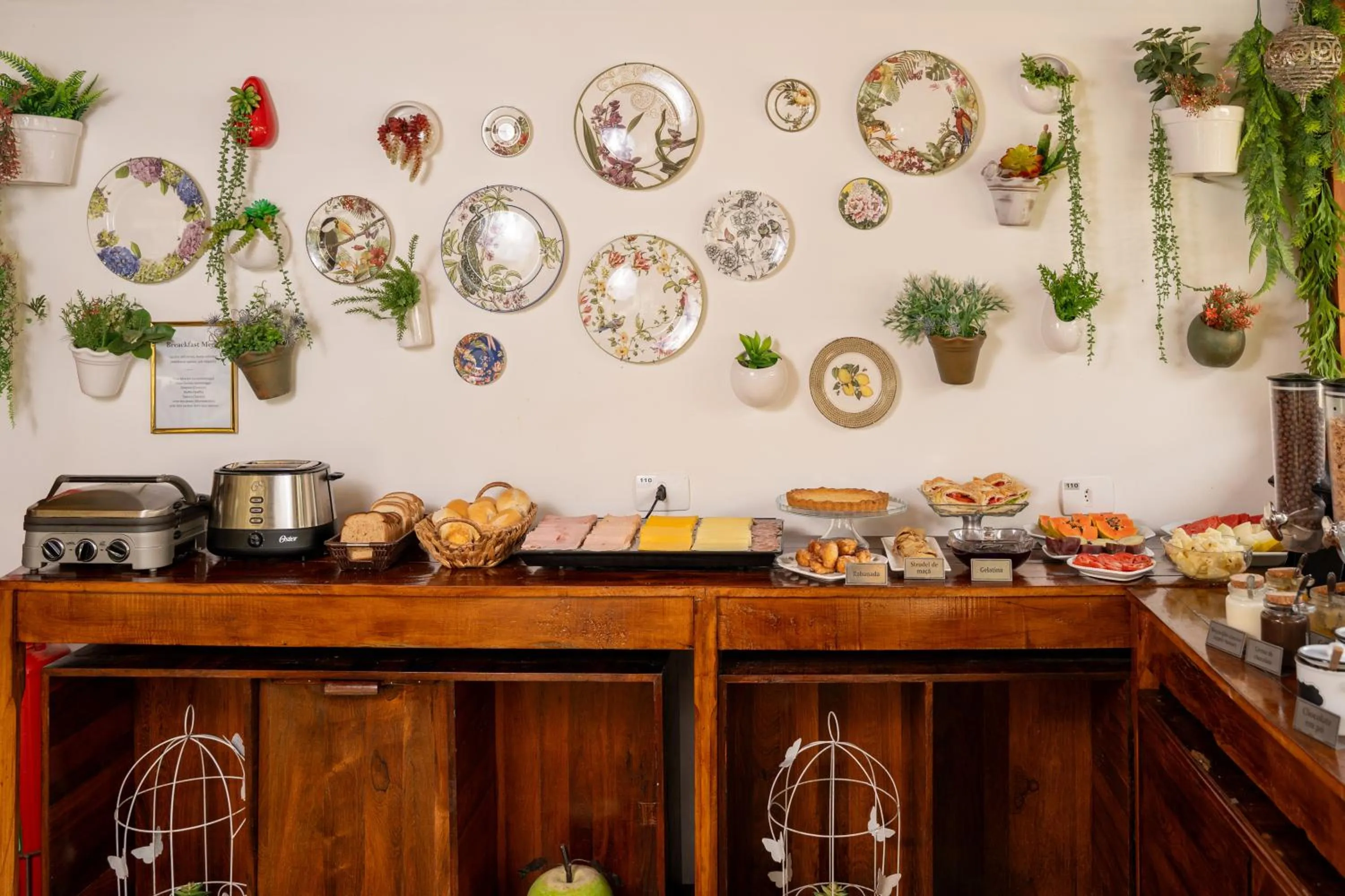 Breakfast in Pousada Apple House Campos do Jordao