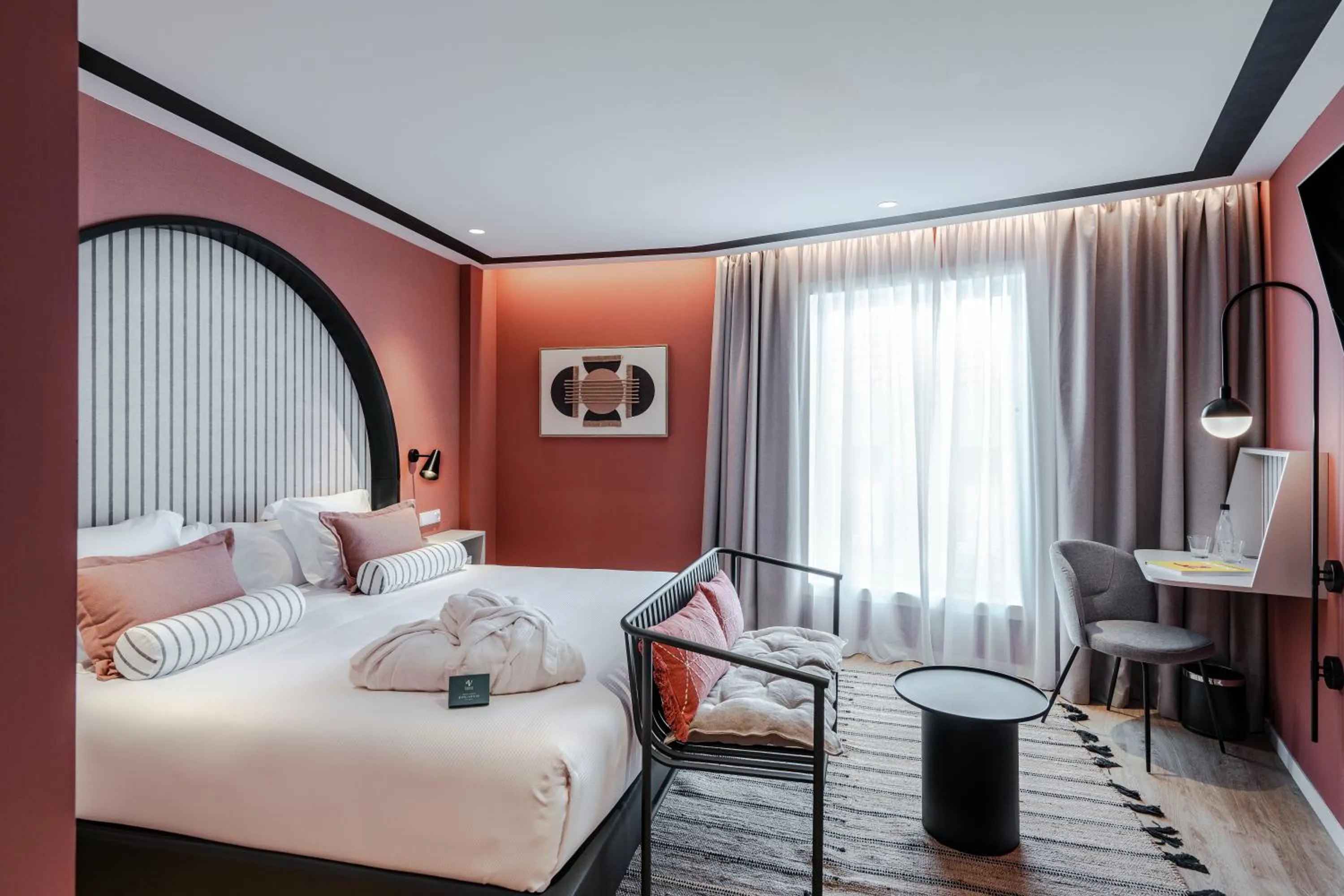 Living room, Bed in Vincci Bonjardim