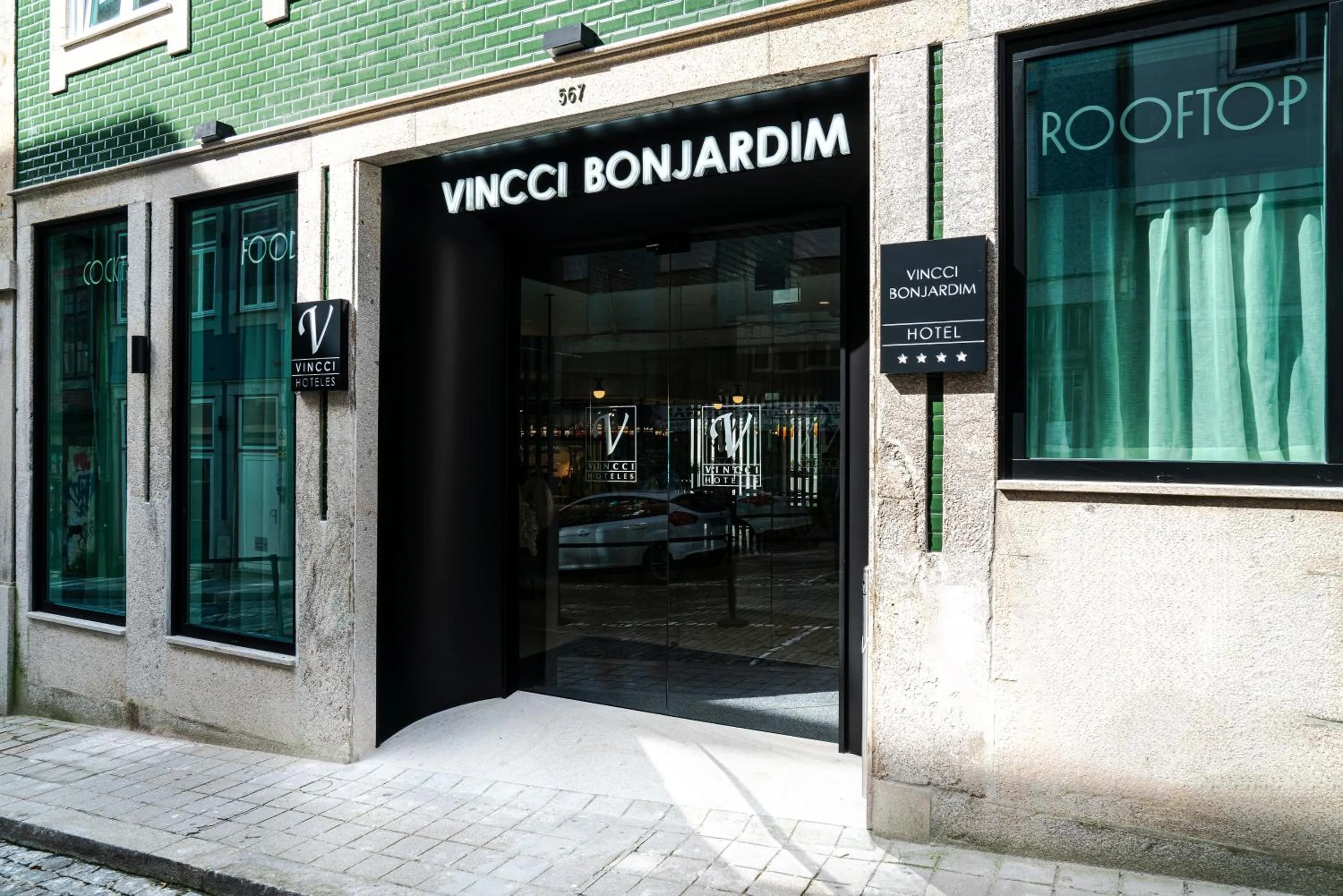 Facade/entrance in Vincci Bonjardim