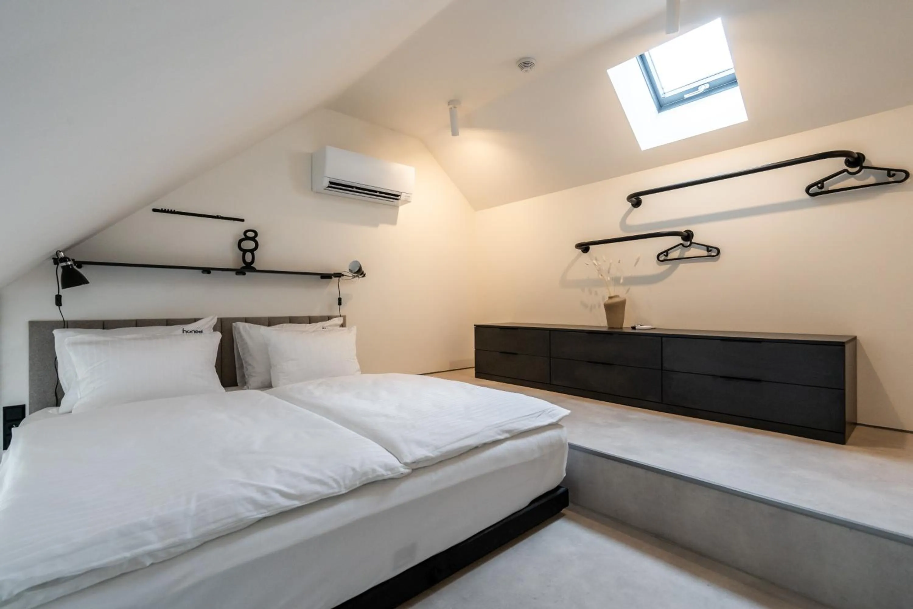 Bedroom, Bed in HONEST Karlin