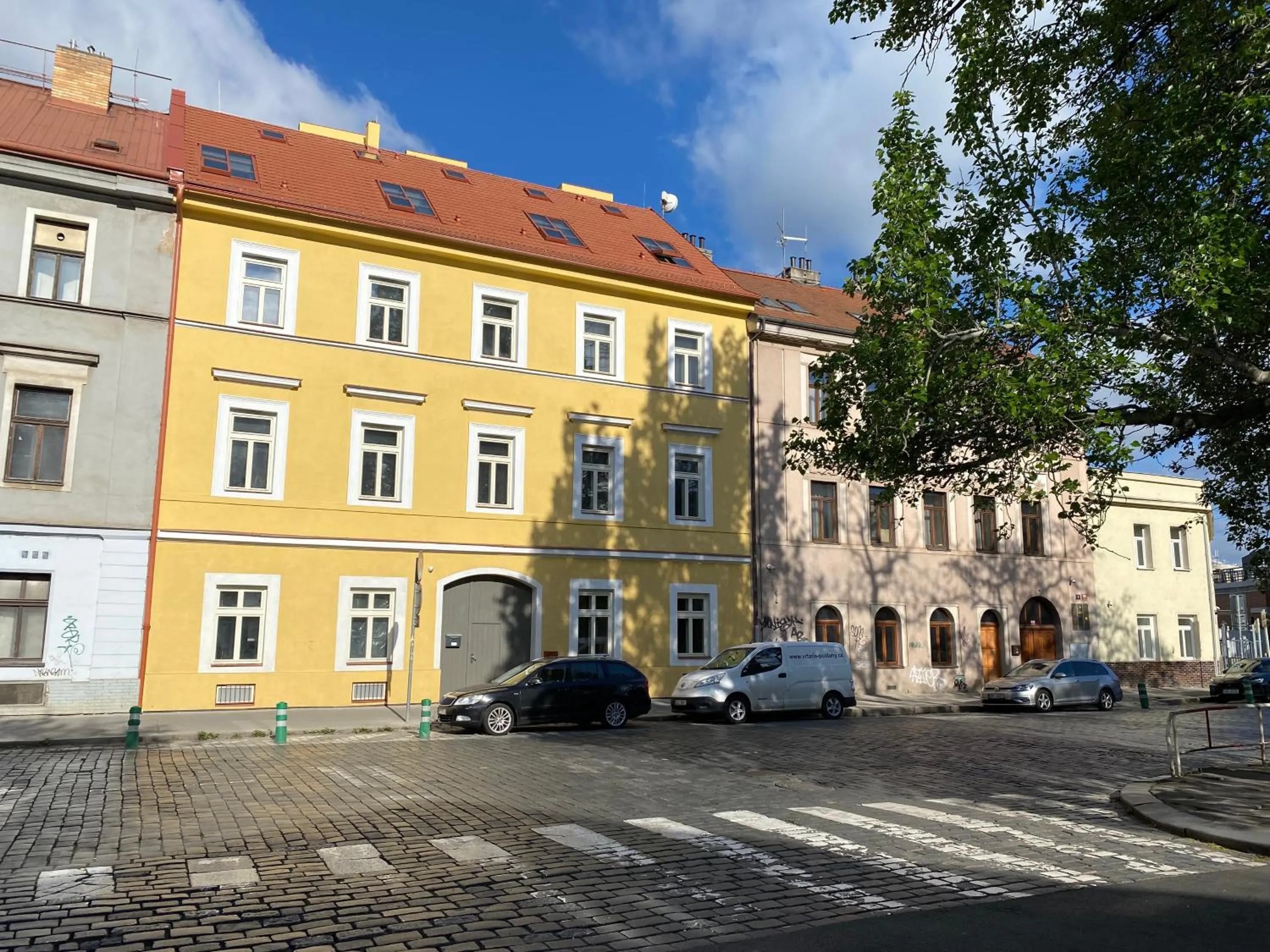 Property building in HONEST Karlin