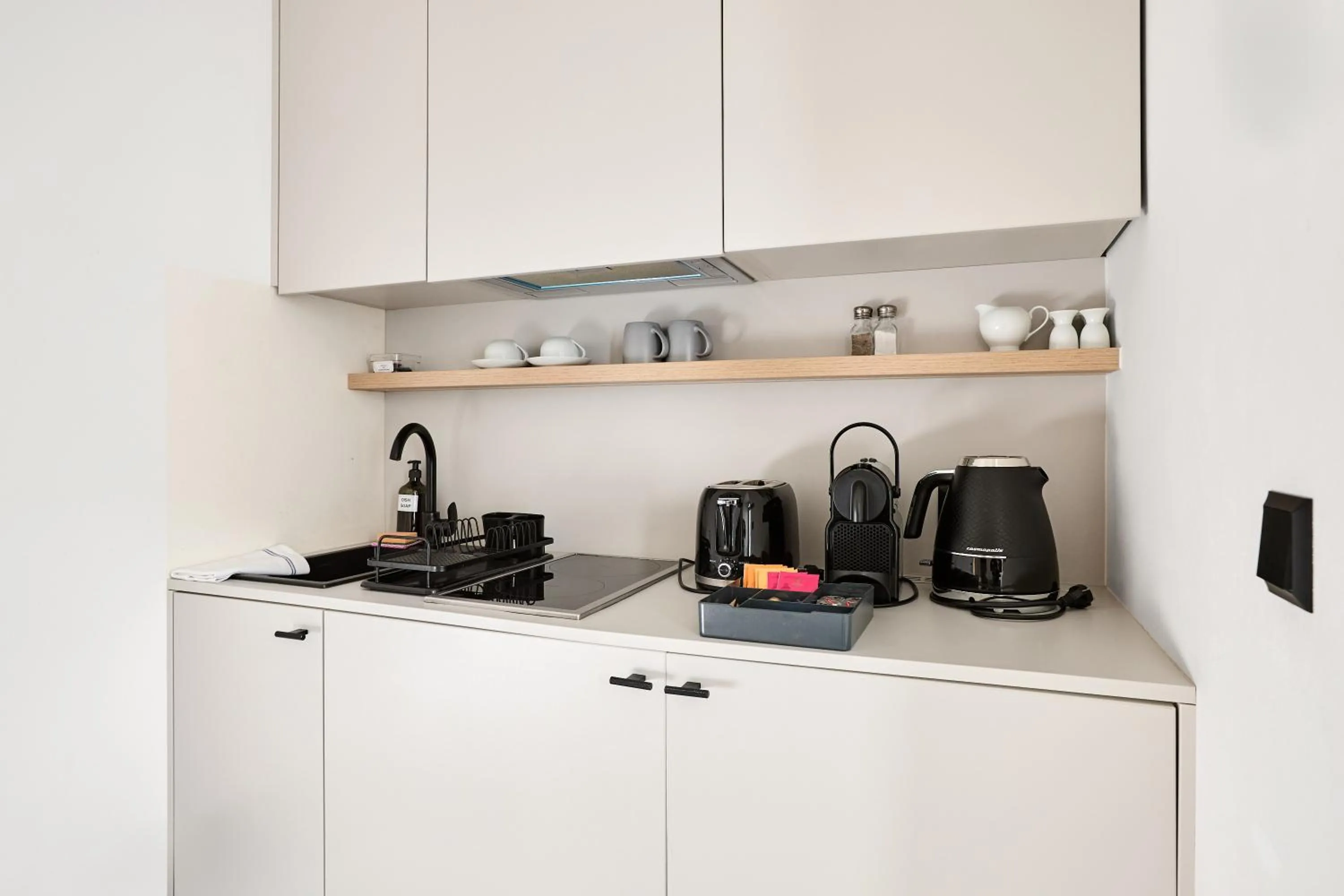 Coffee/tea facilities in HONEST Karlin