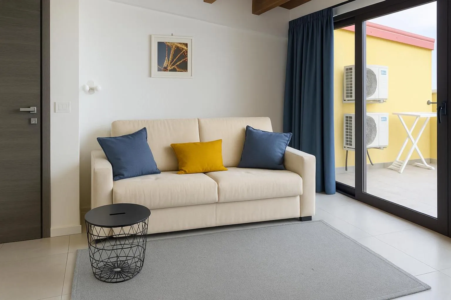 Living room in Marina di Petrolo Apartments