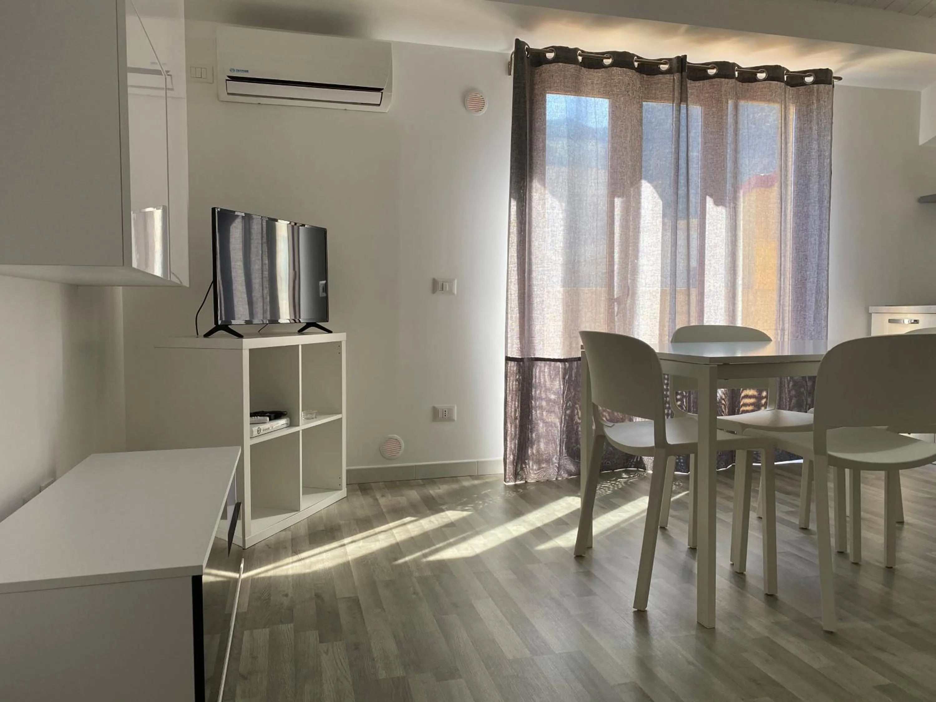 TV and multimedia in Marina di Petrolo Apartments