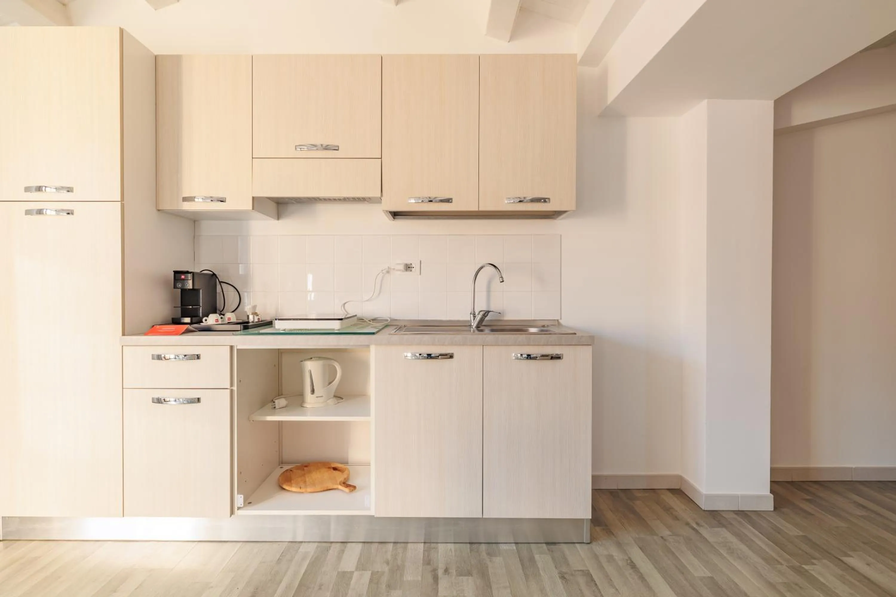 Kitchen or kitchenette in Marina di Petrolo Apartments