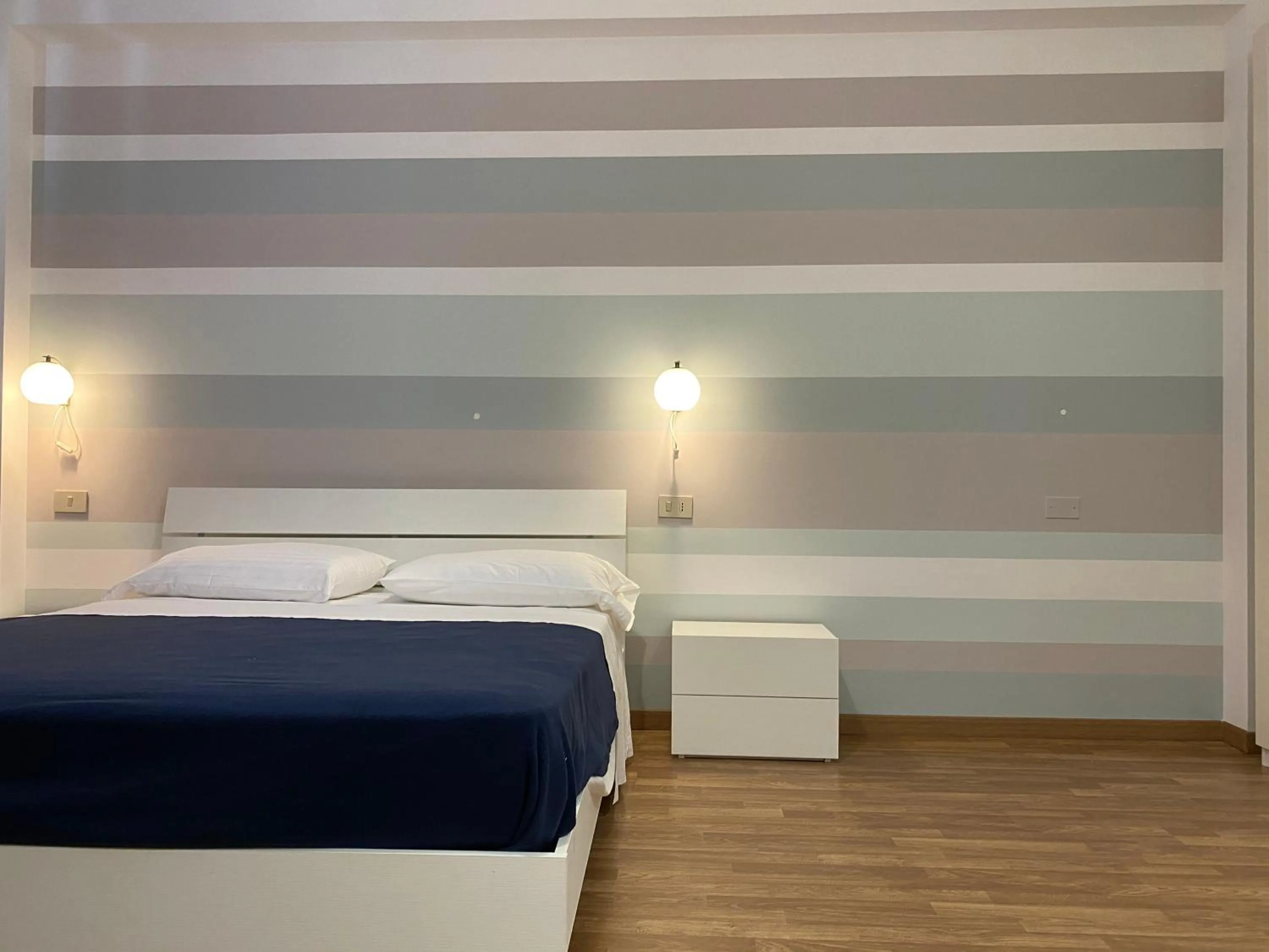 Bed in Marina di Petrolo Apartments