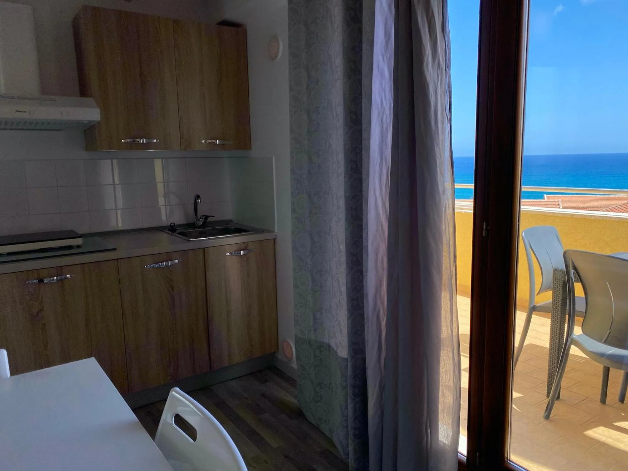 Day in Marina di Petrolo Apartments