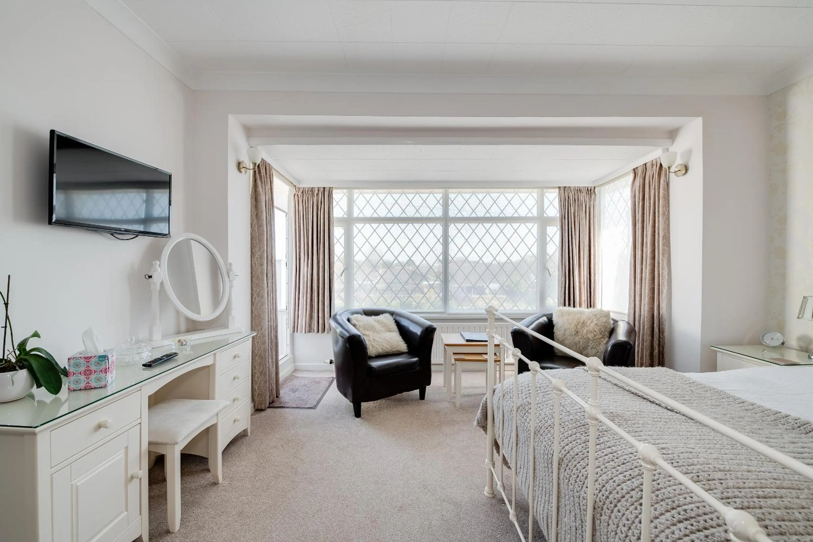 Photo of the whole room, Bed in The Coast Yard B & B and Garden Chalets