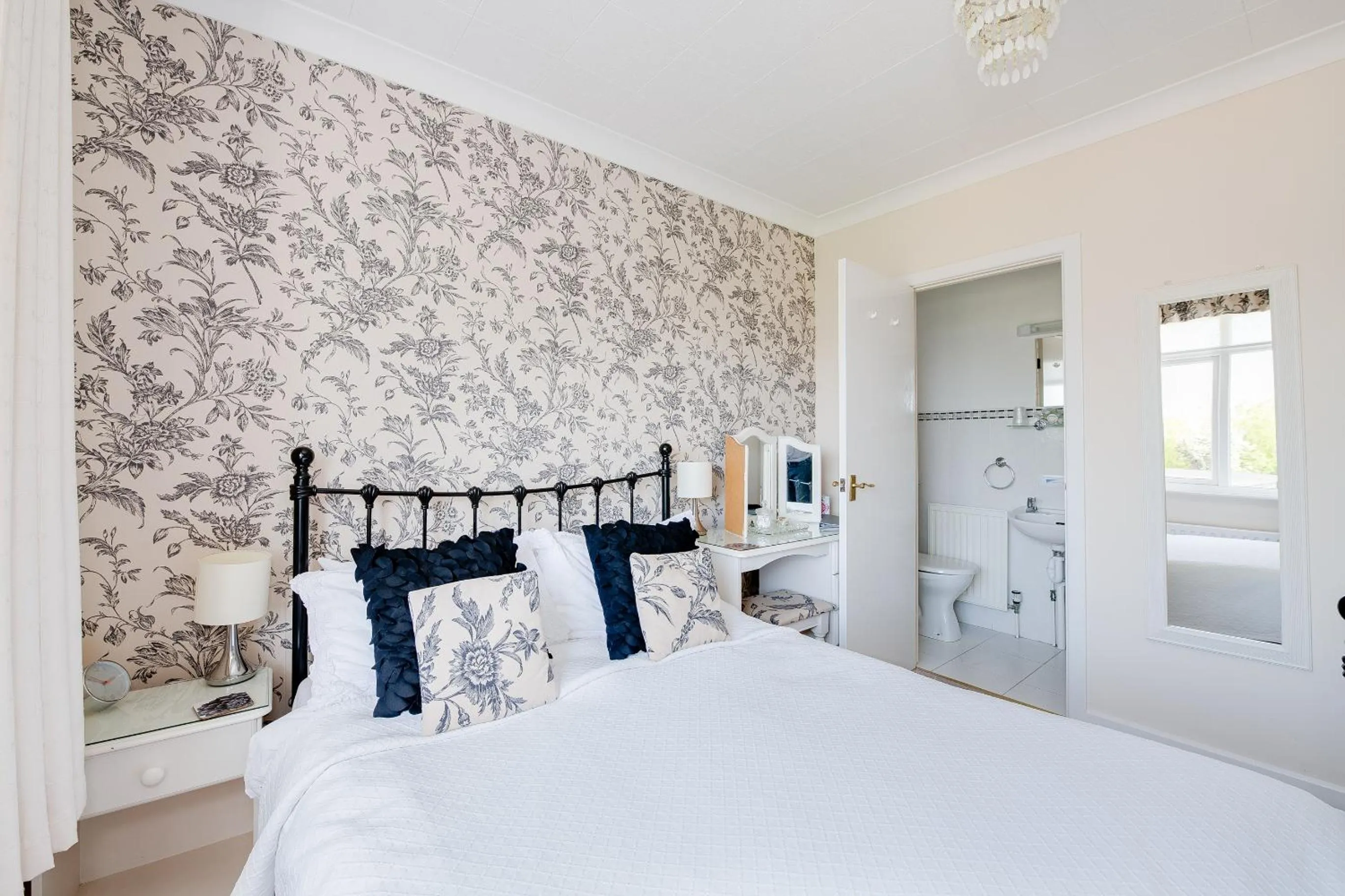 Bed in The Coast Yard B & B and Garden Chalets