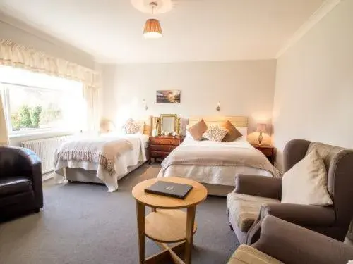 Family Room - single occupancy - Disability Access in The Coast Yard B & B and Garden Chalets Family Room - single occupancy - Disability Access in The Coast Yard B & B and Garden Chalets