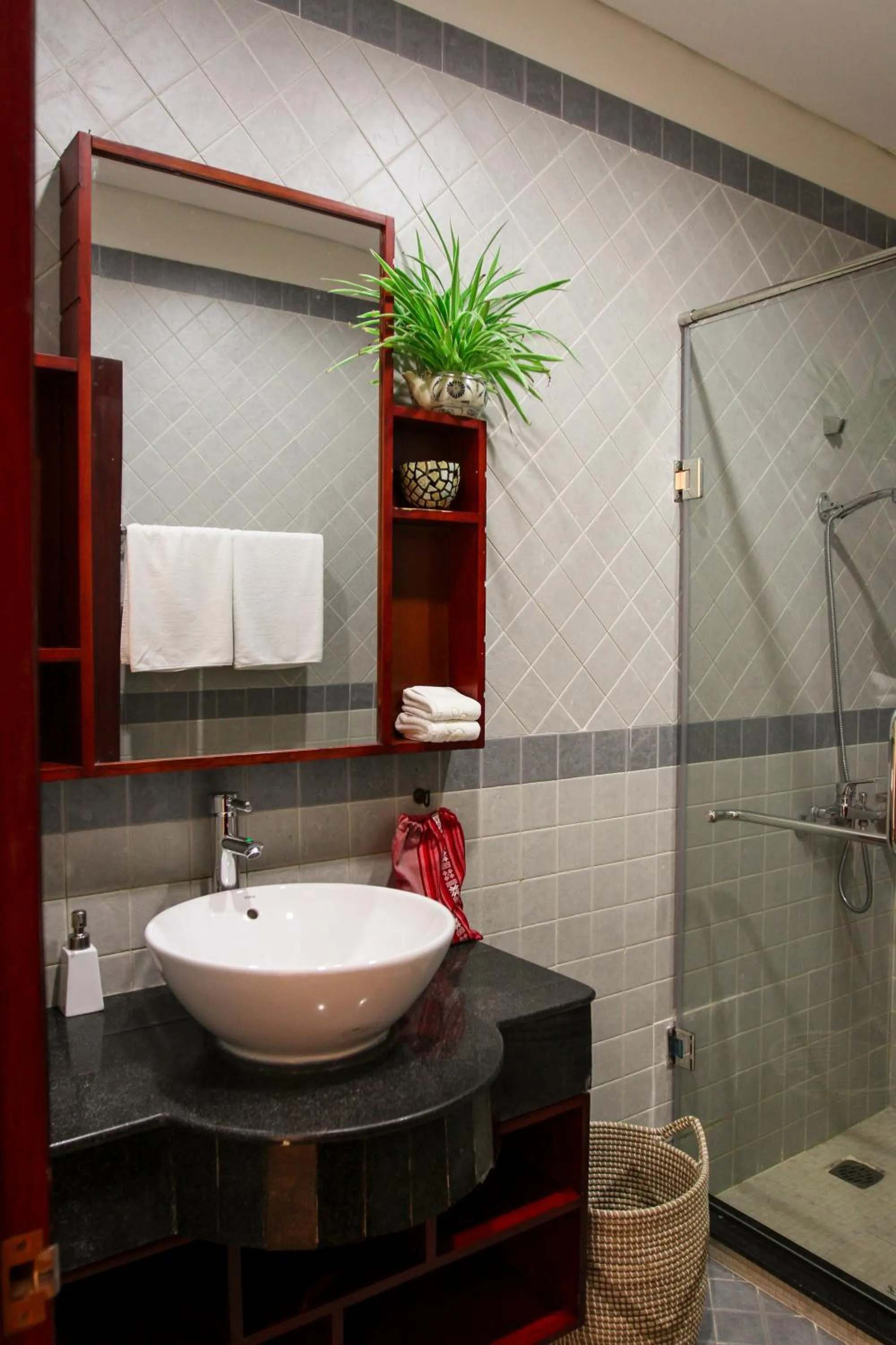 Shower in Nam Bo Boutique Hotel