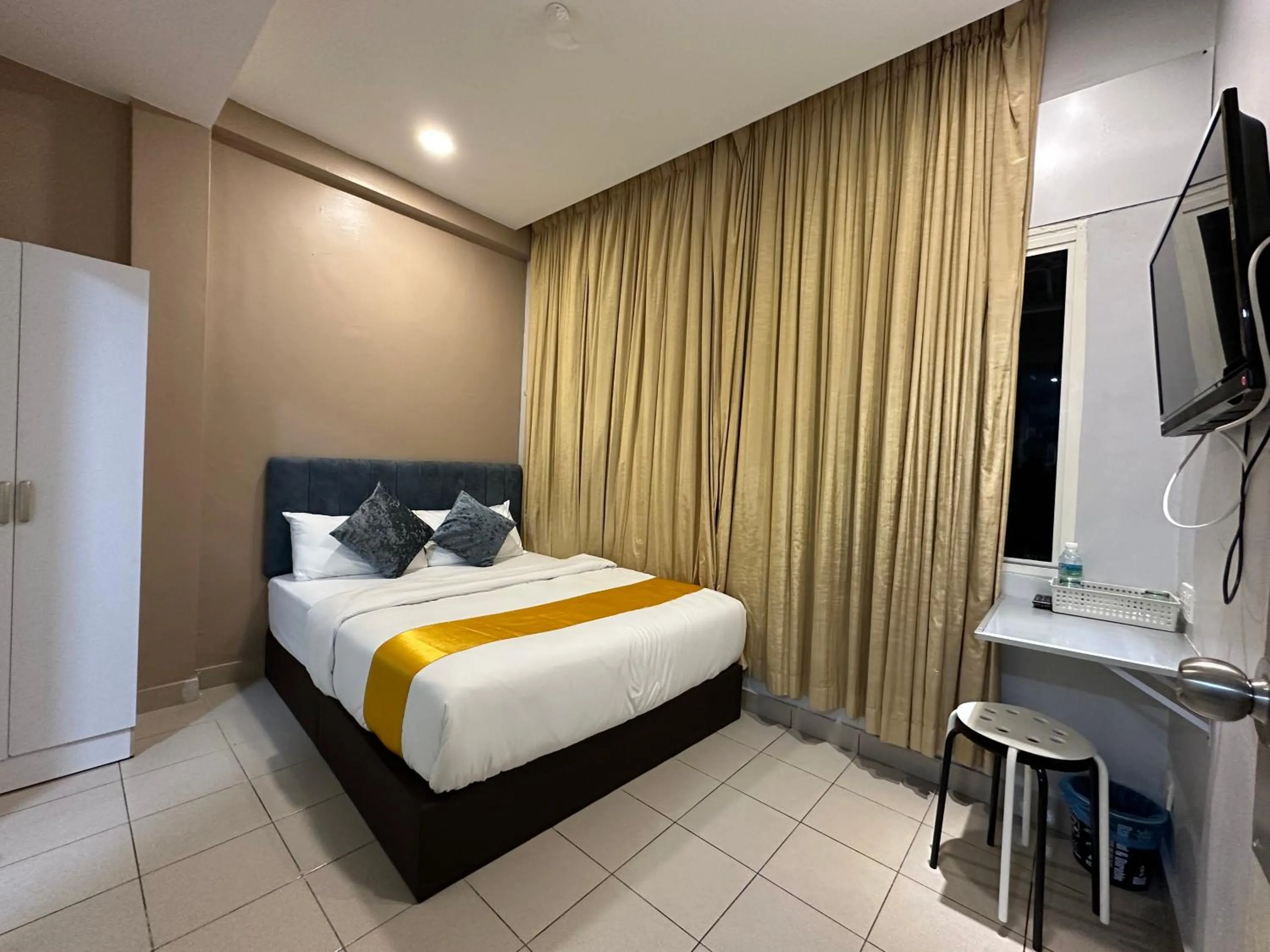 Bed in SS Grey Hotel