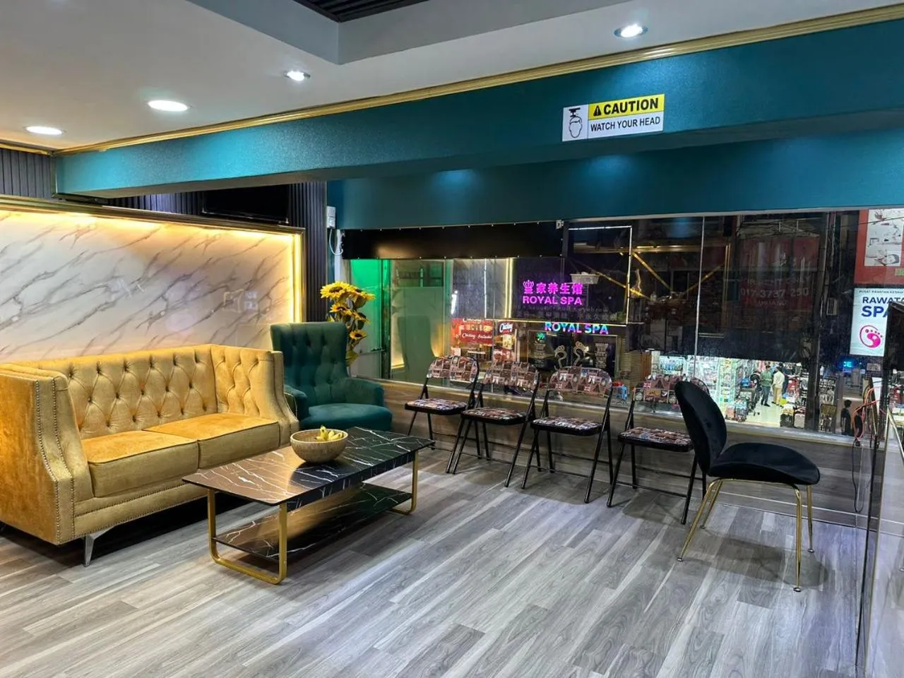 Restaurant/places to eat in SS Grey Hotel