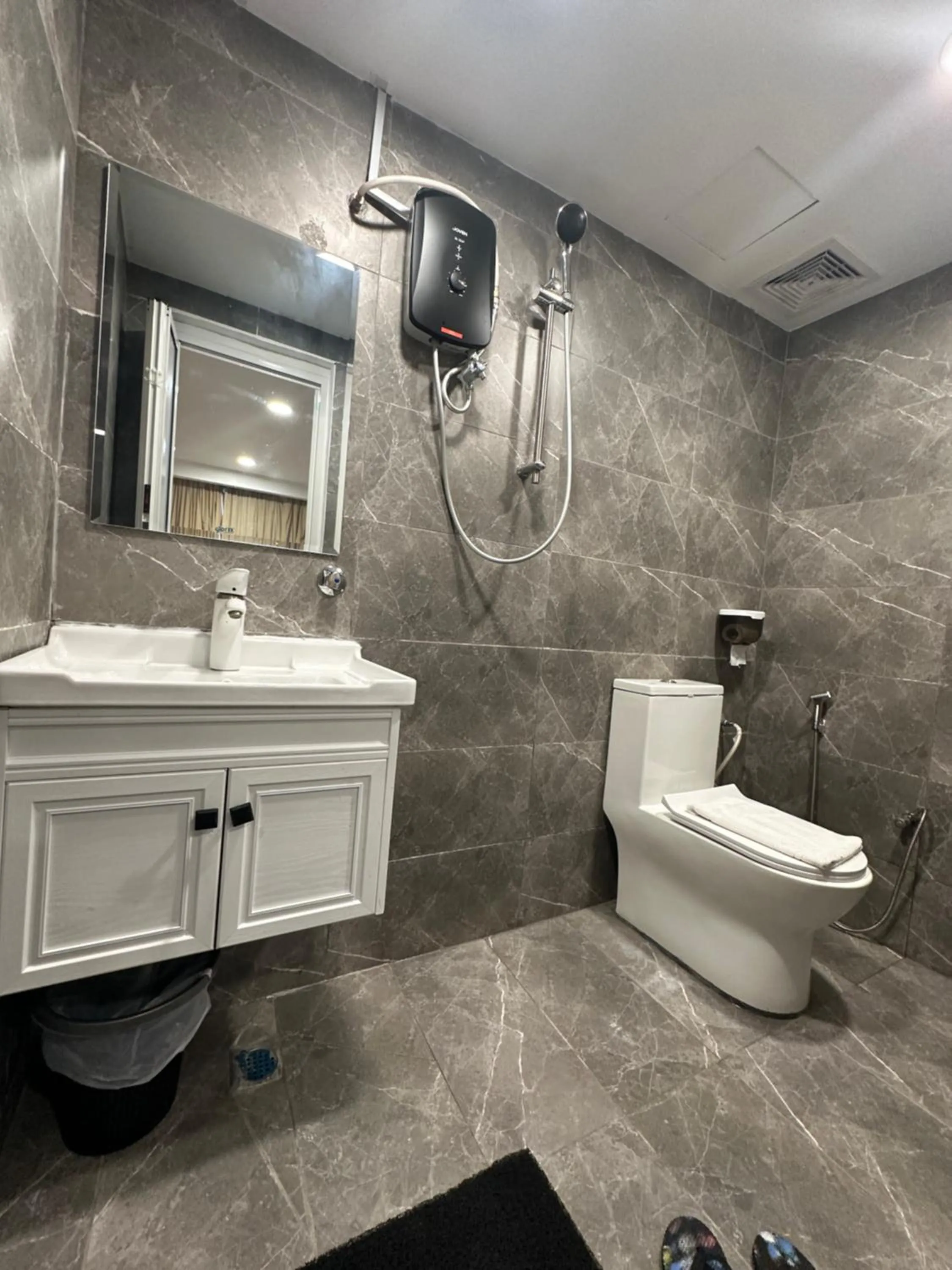 Shower in SS Grey Hotel