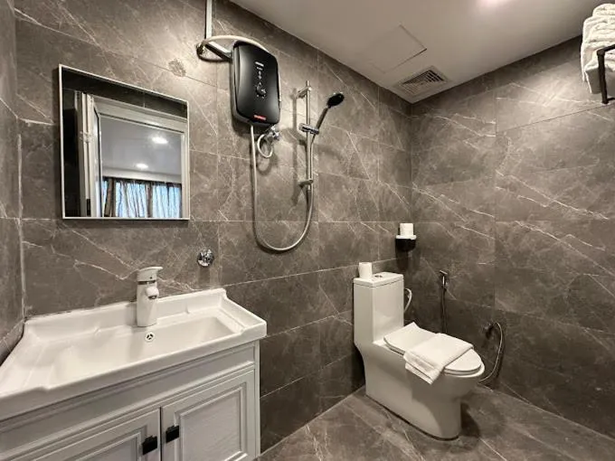 Shower in SS Grey Hotel