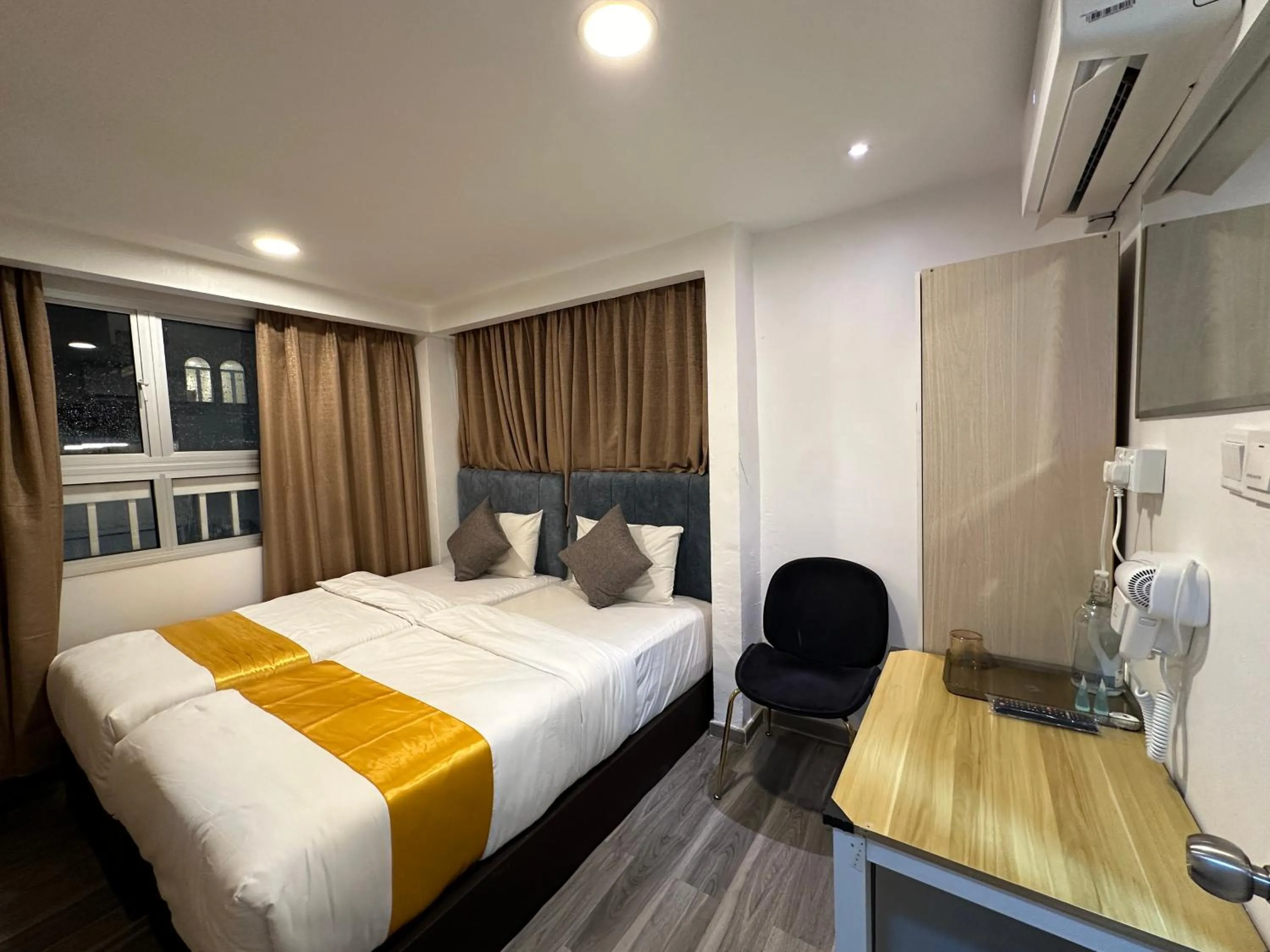 Photo of the whole room, Bed in SS Grey Hotel