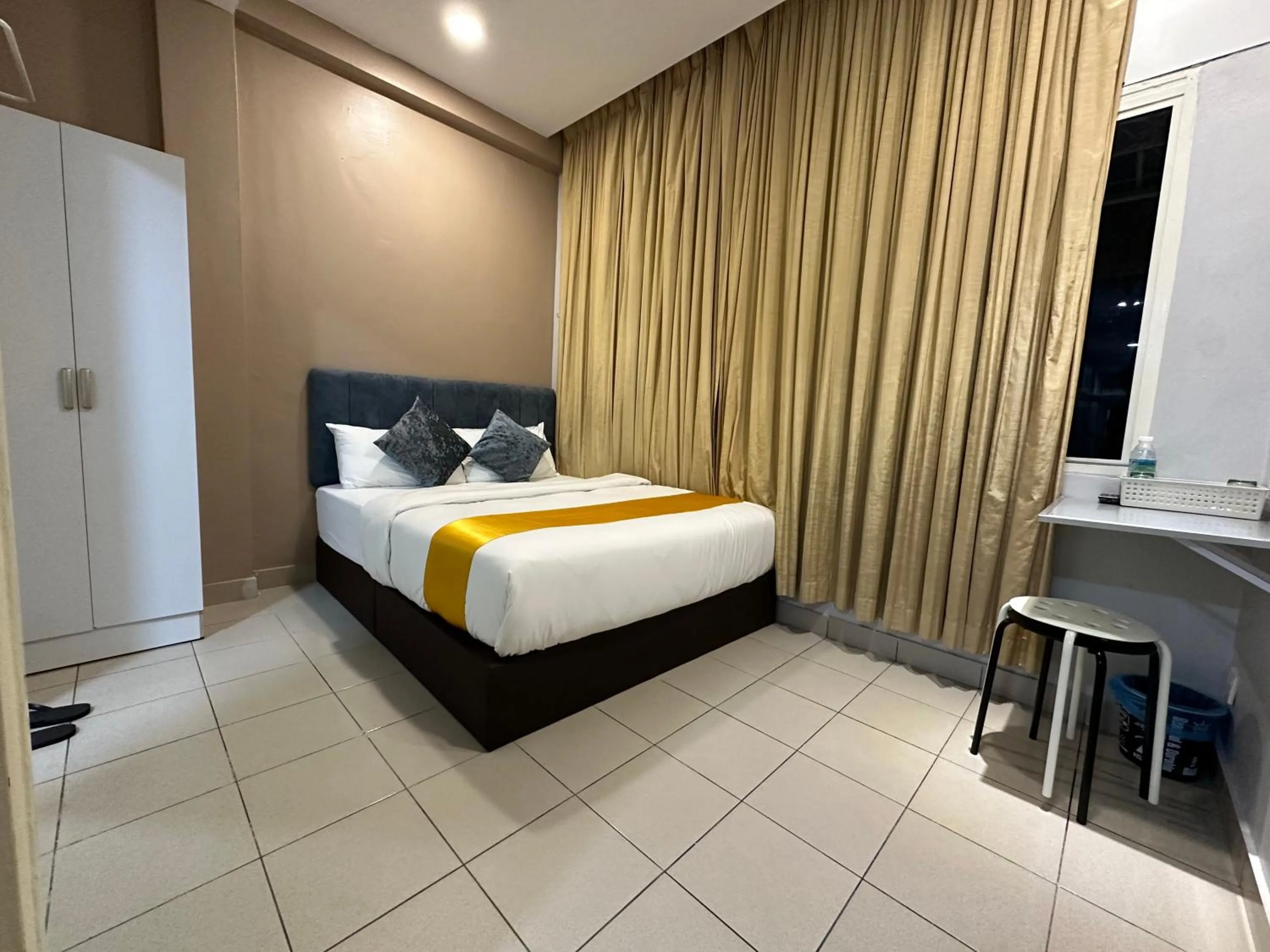 Bed in SS Grey Hotel