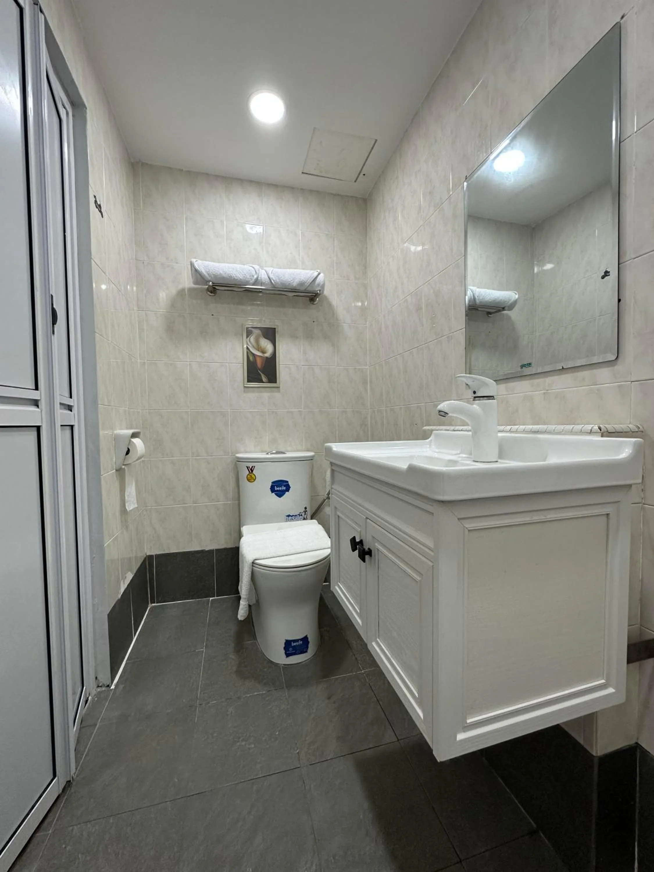 Shower in SS Grey Hotel