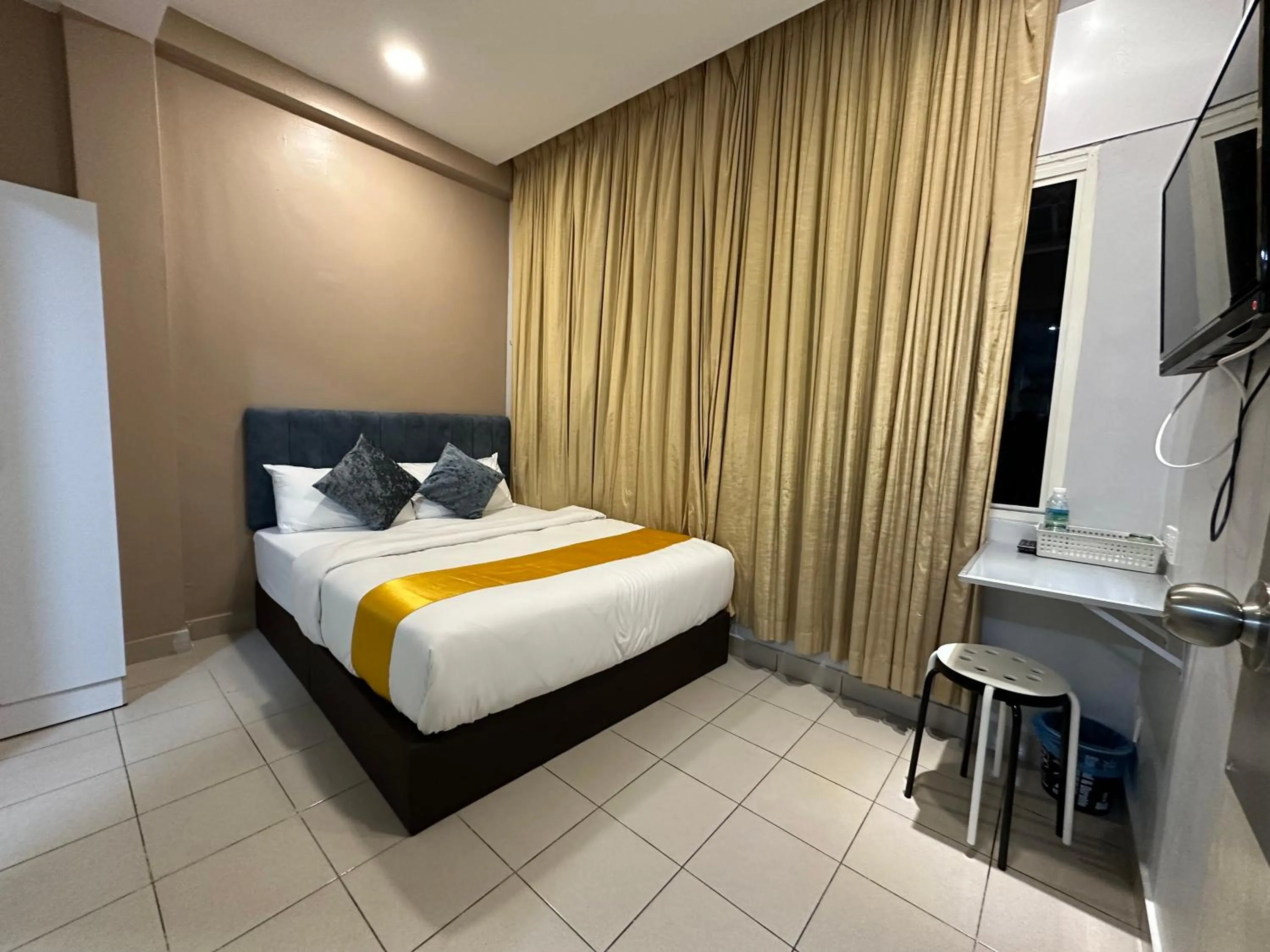 Bed in SS Grey Hotel