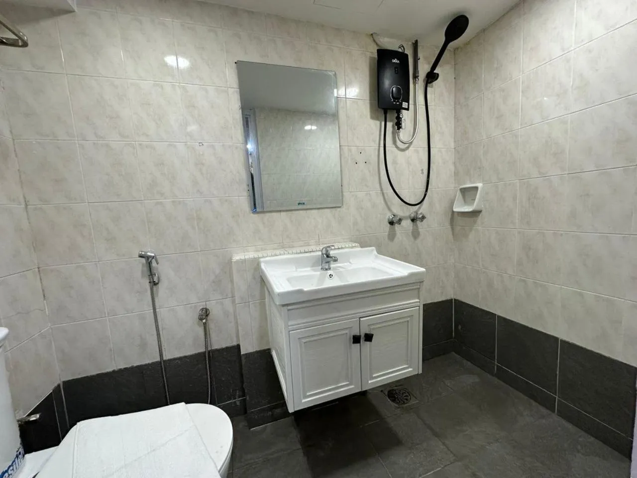 Shower in SS Grey Hotel
