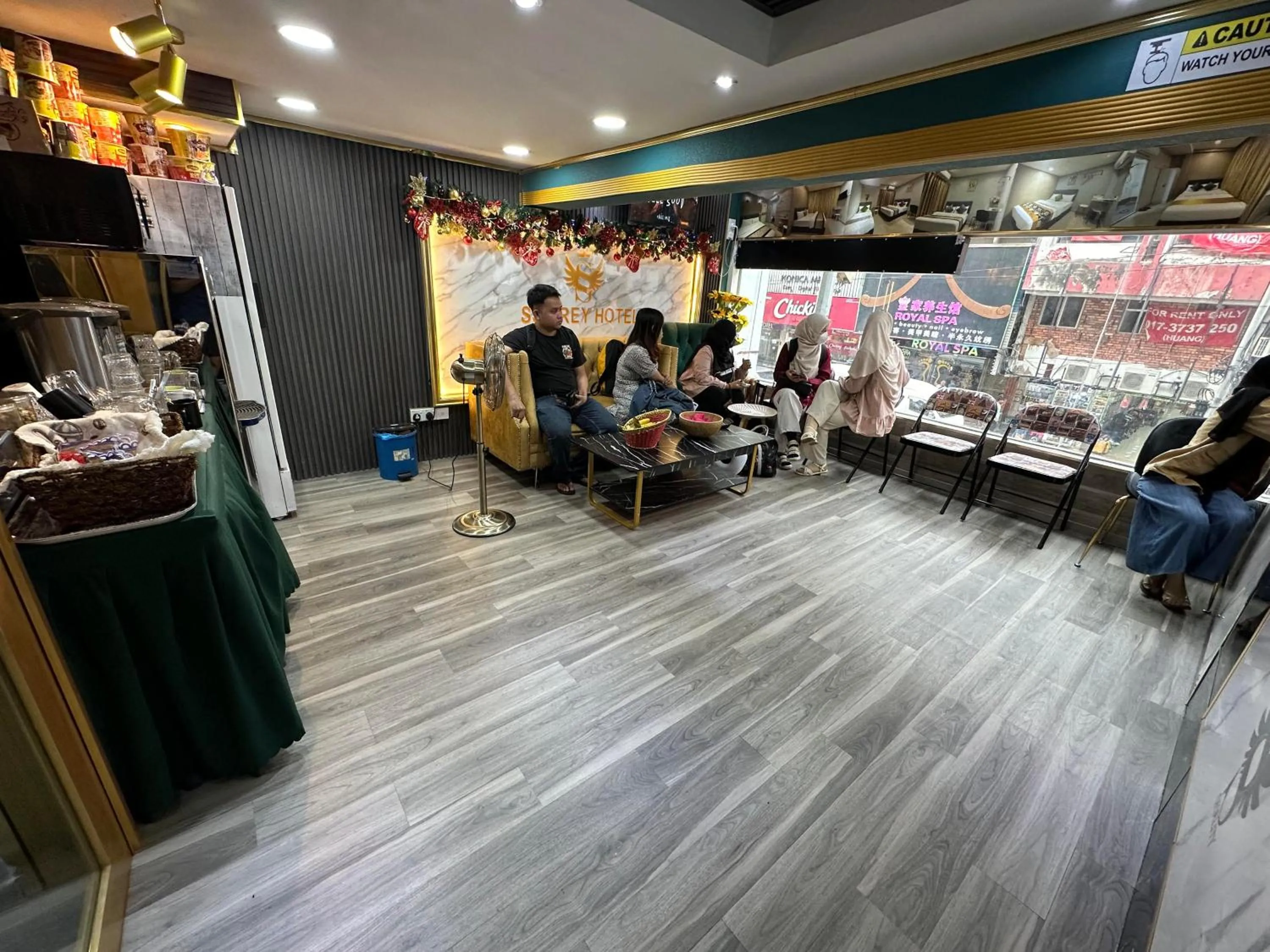 Restaurant/places to eat in SS Grey Hotel