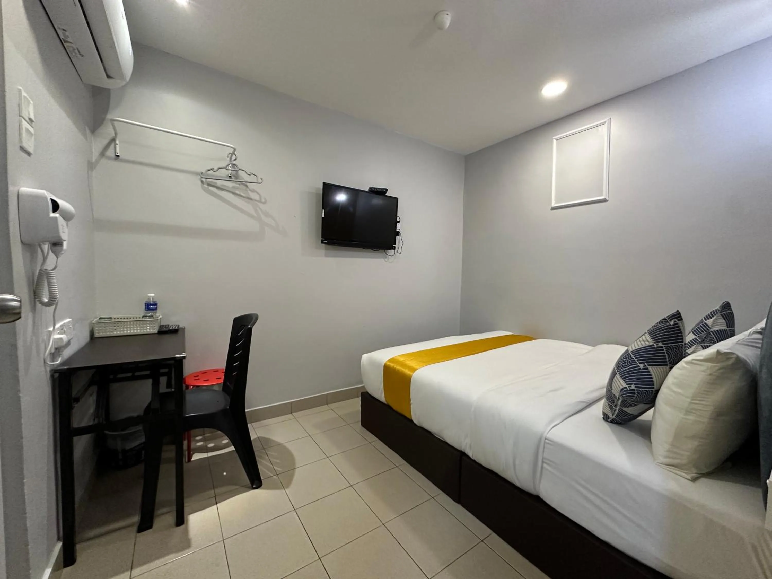 Bed in SS Grey Hotel