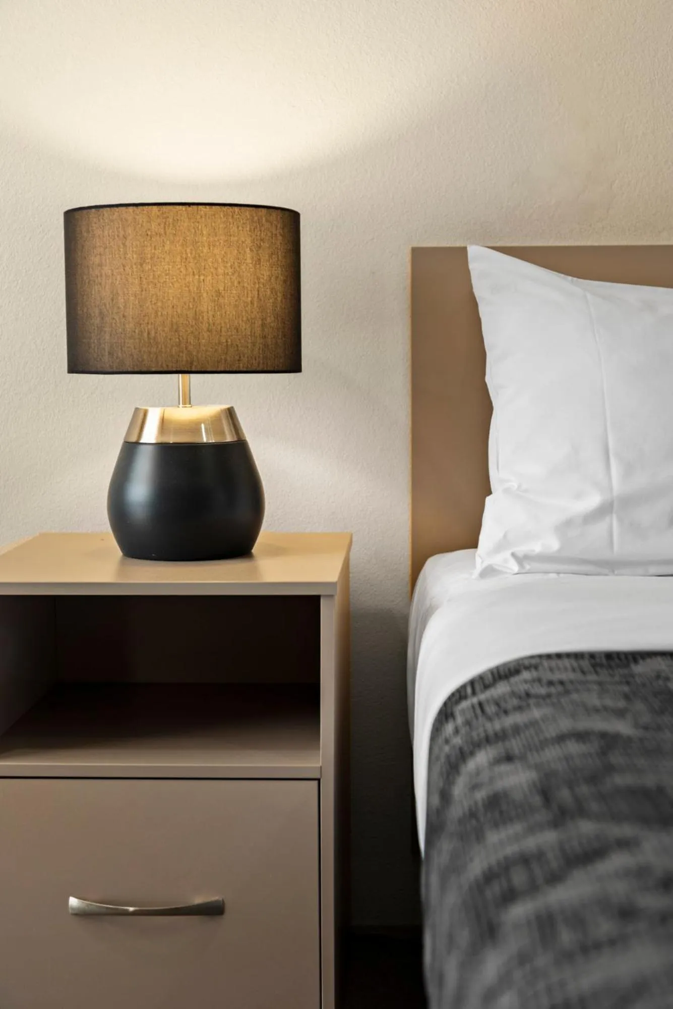 Bed in Bomaderry Motor Inn