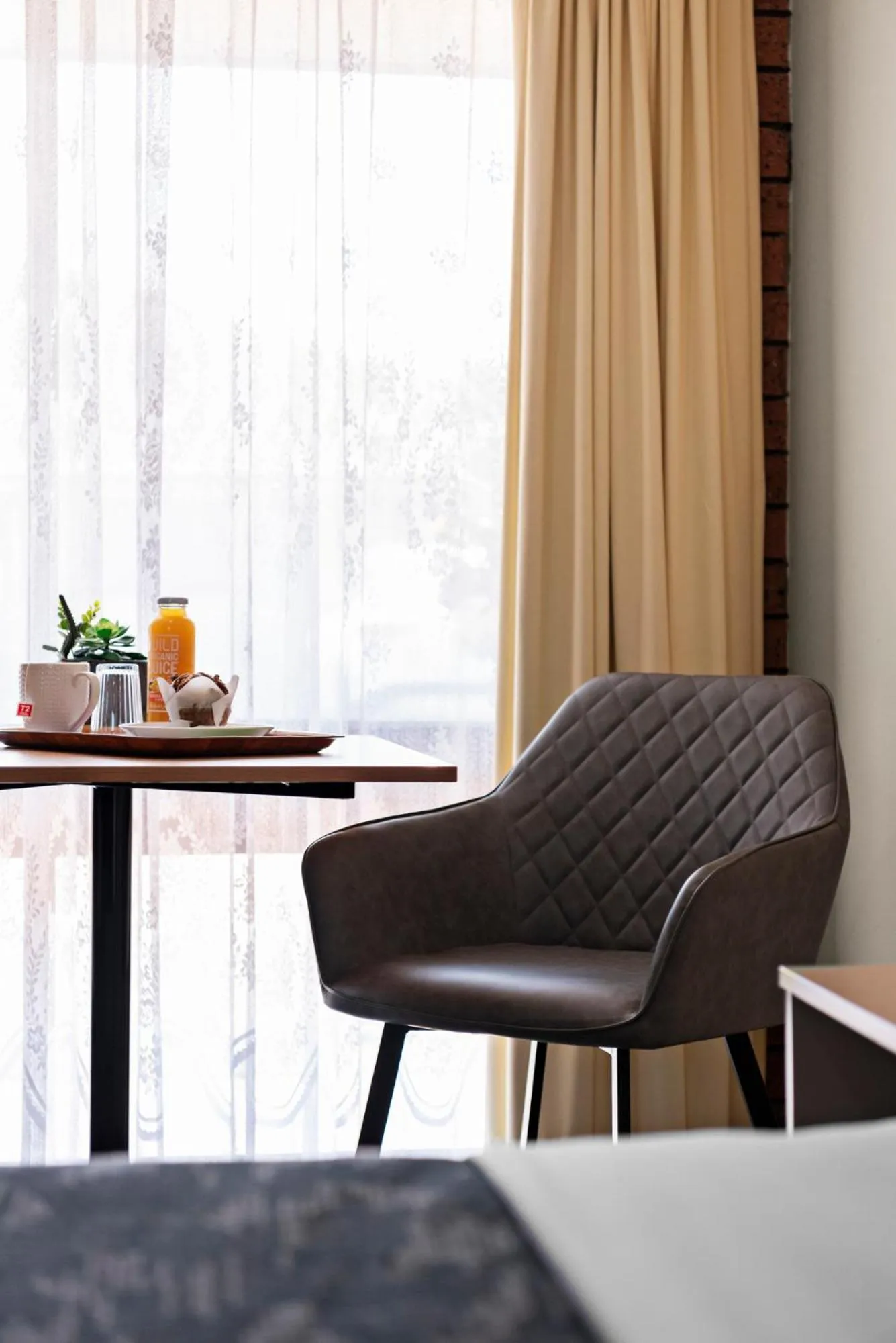 Seating area in Bomaderry Motor Inn