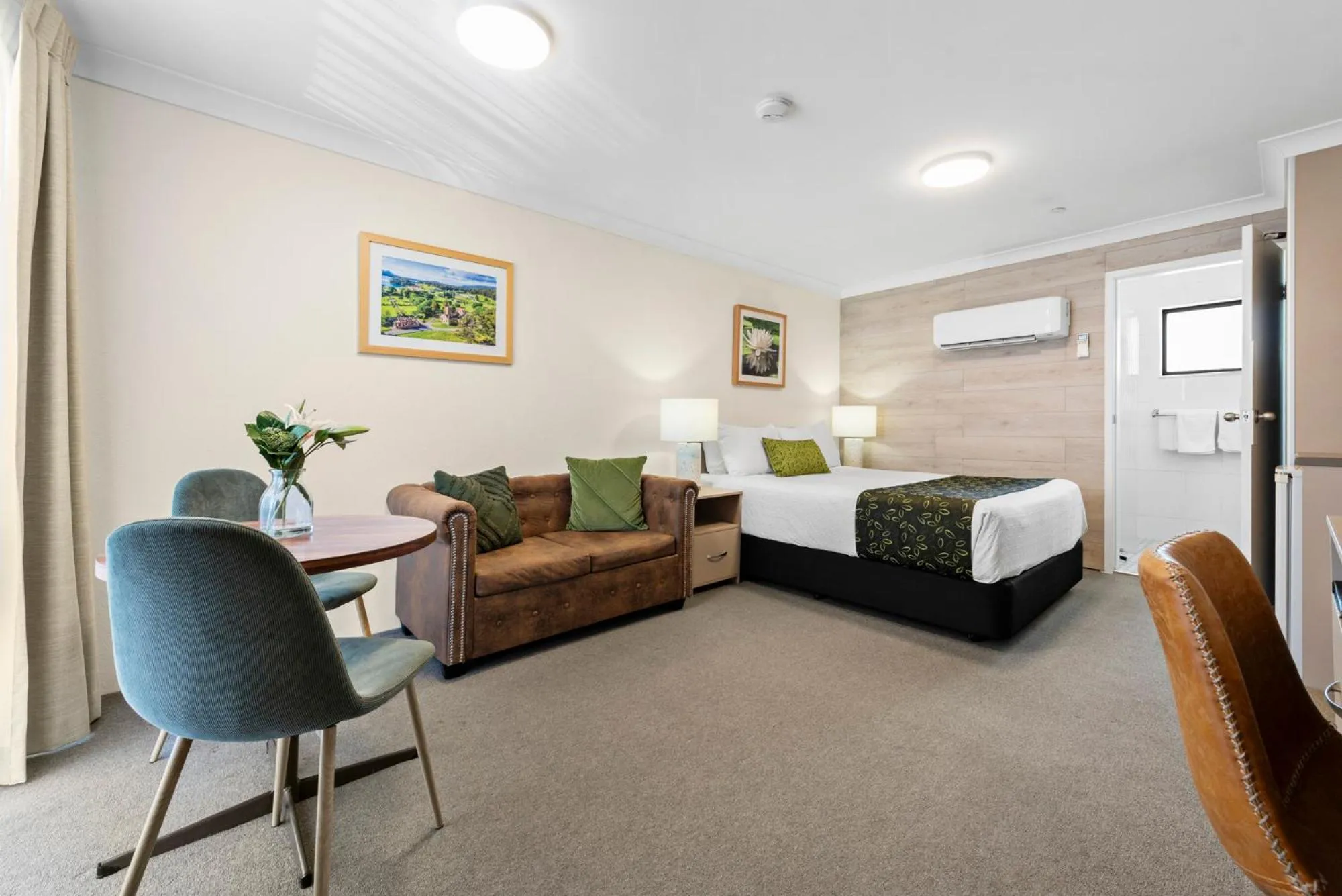 Photo of the whole room, Bed in Bomaderry Motor Inn