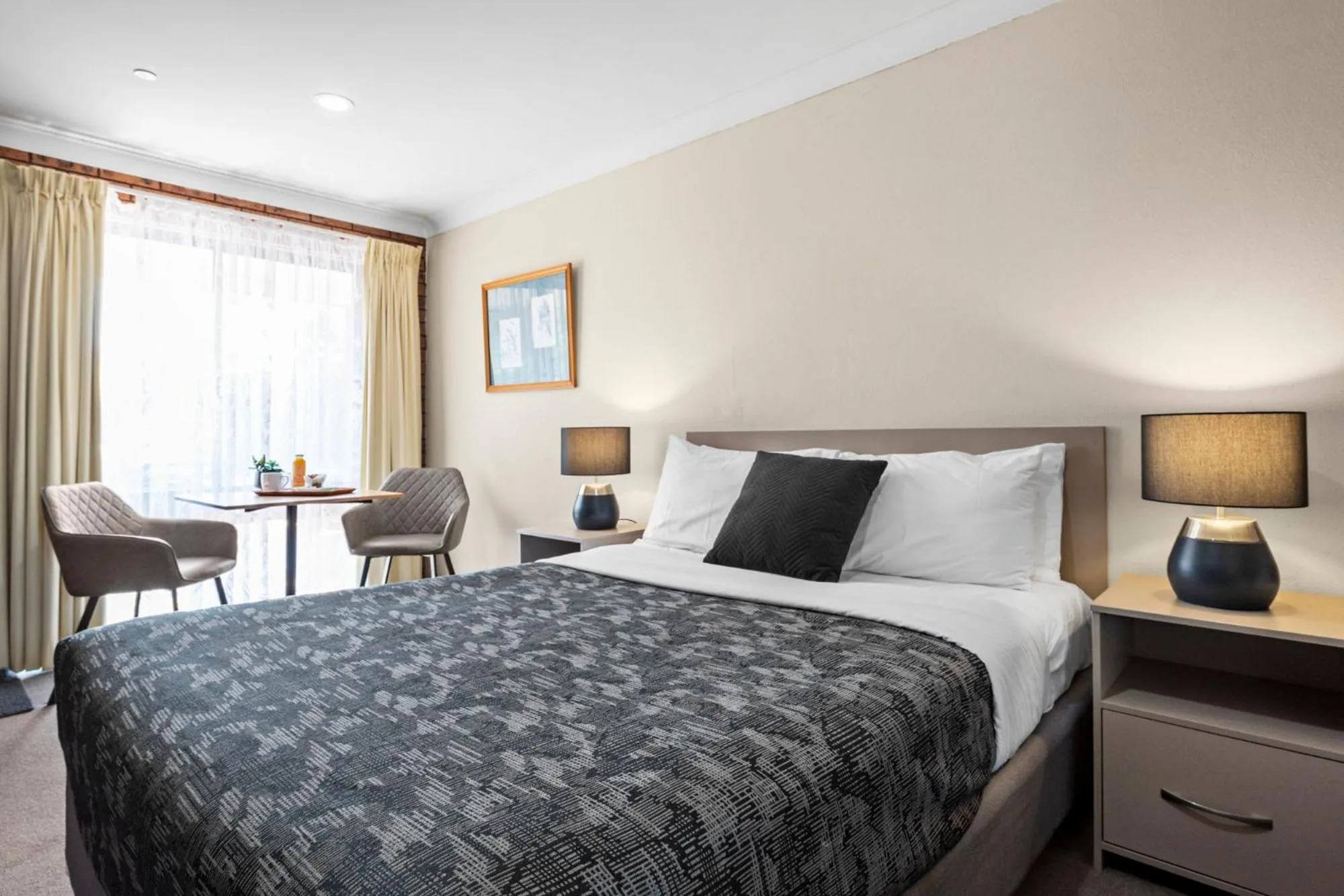 Bed in Bomaderry Motor Inn