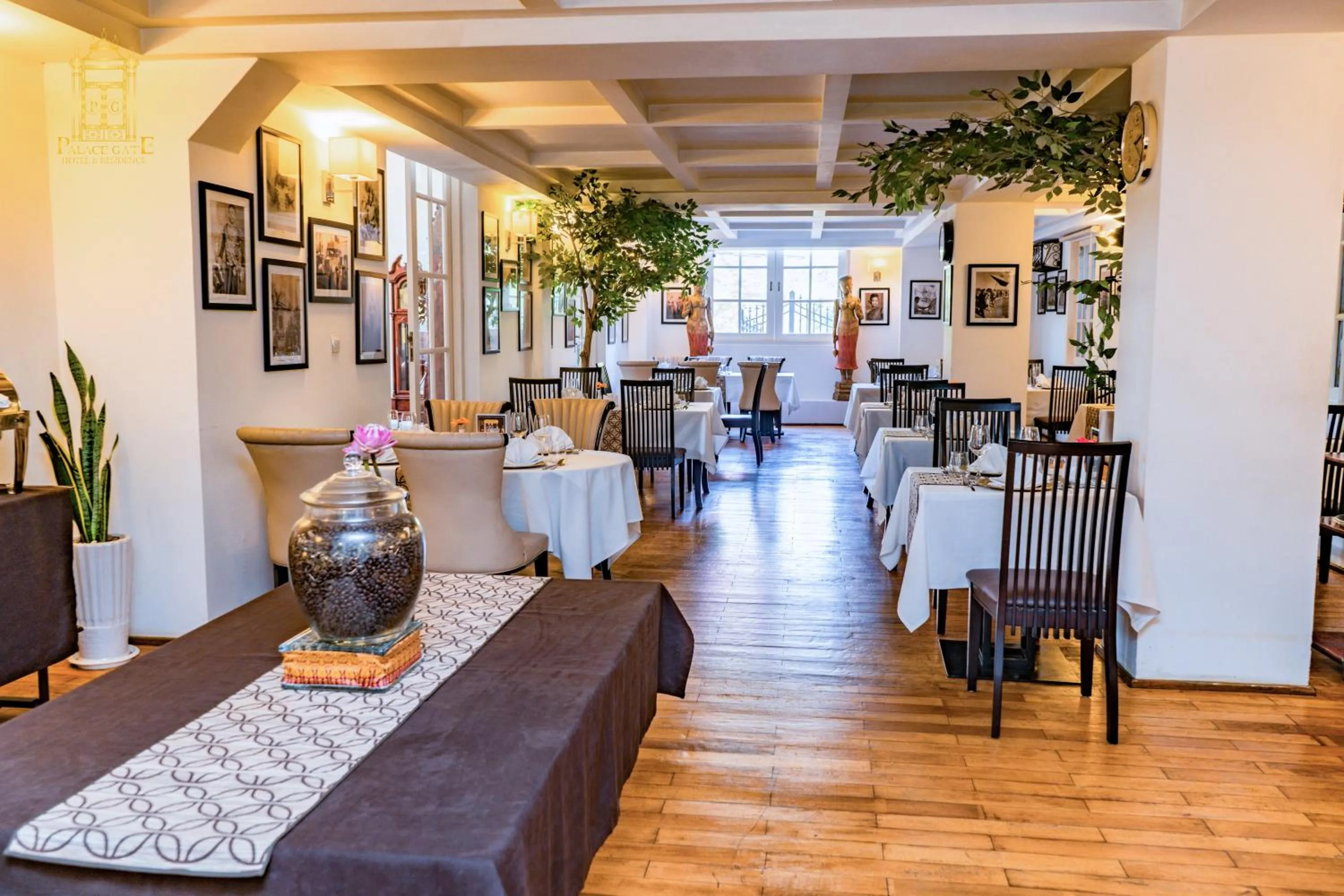 Restaurant/places to eat in Palace Gate Hotel & Residence by EHM