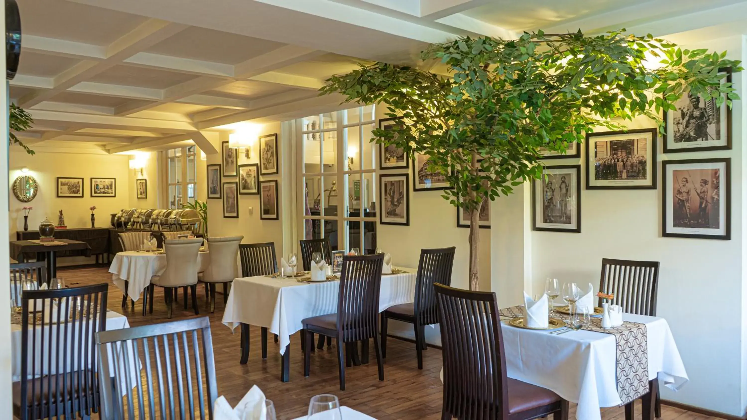 Restaurant/places to eat in Palace Gate Hotel & Residence by EHM Restaurant/places to eat in Palace Gate Hotel & Residence by EHM