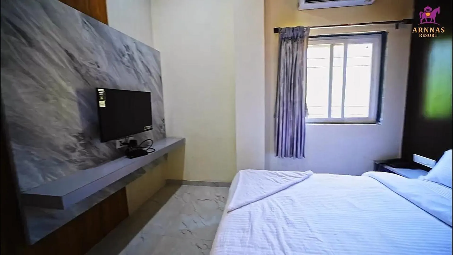 Bed in Arnnas Resort Diveagar