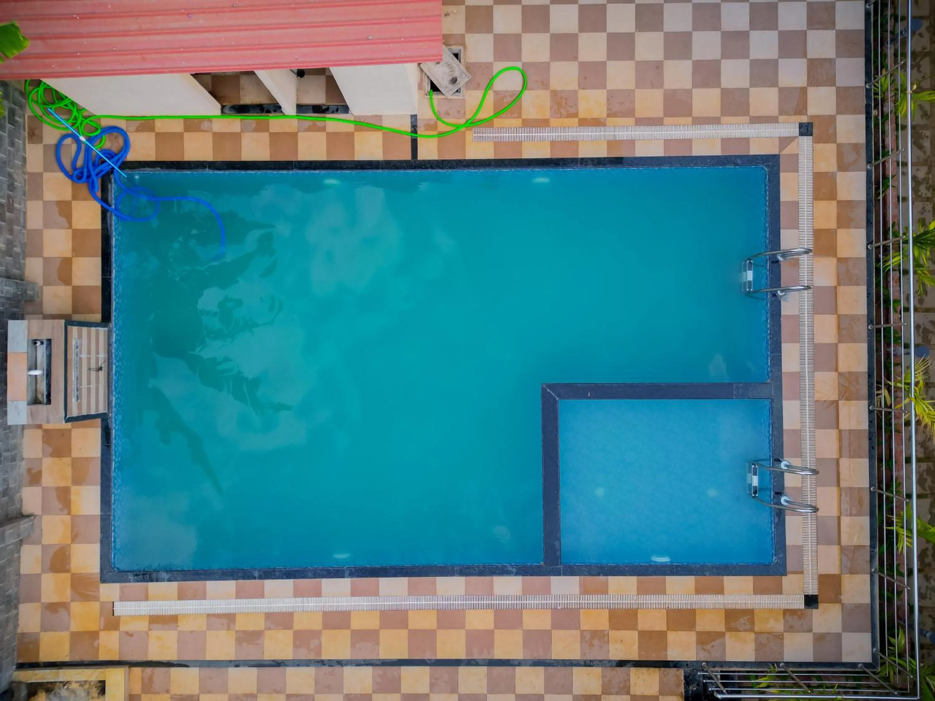 Swimming pool in Arnnas Resort Diveagar