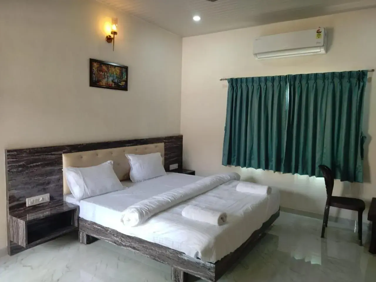 Bed in Arnnas Resort Diveagar Bed in Arnnas Resort Diveagar