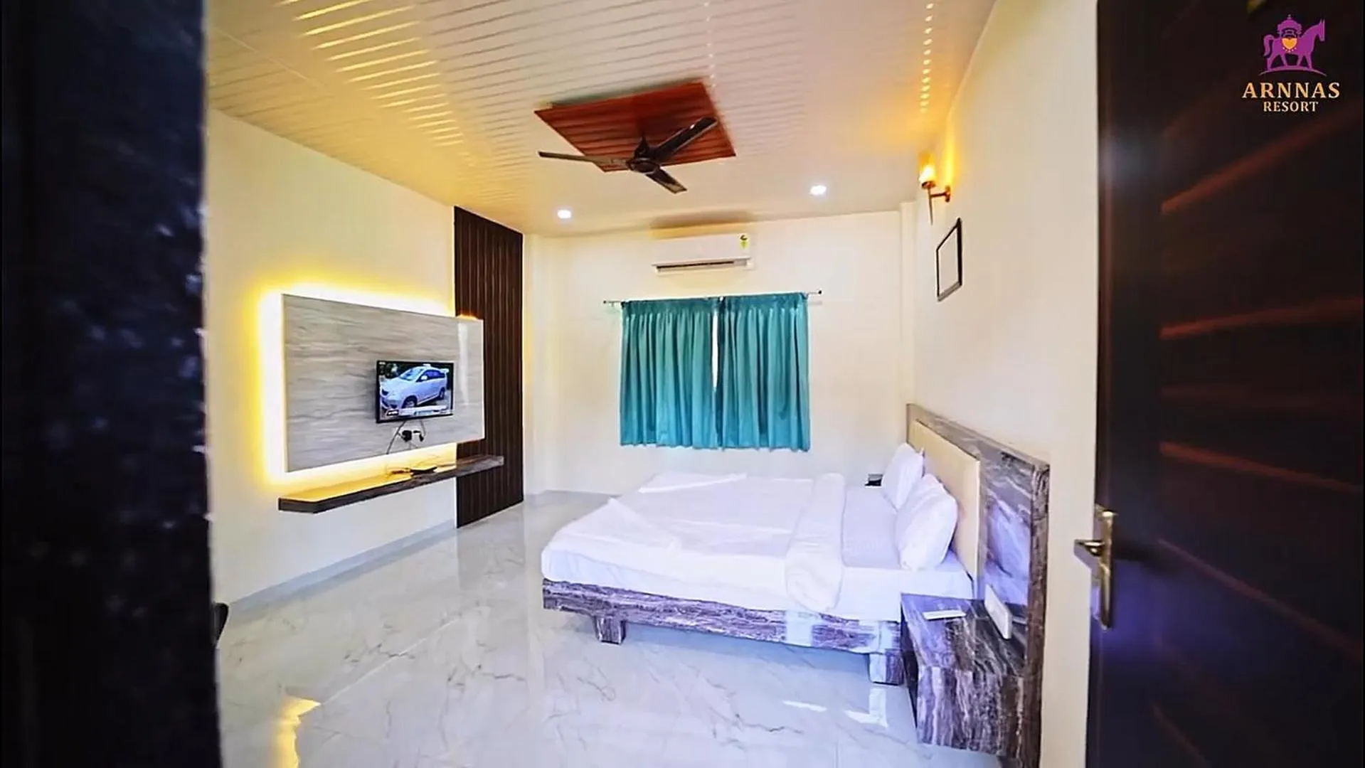 Bed in Arnnas Resort Diveagar