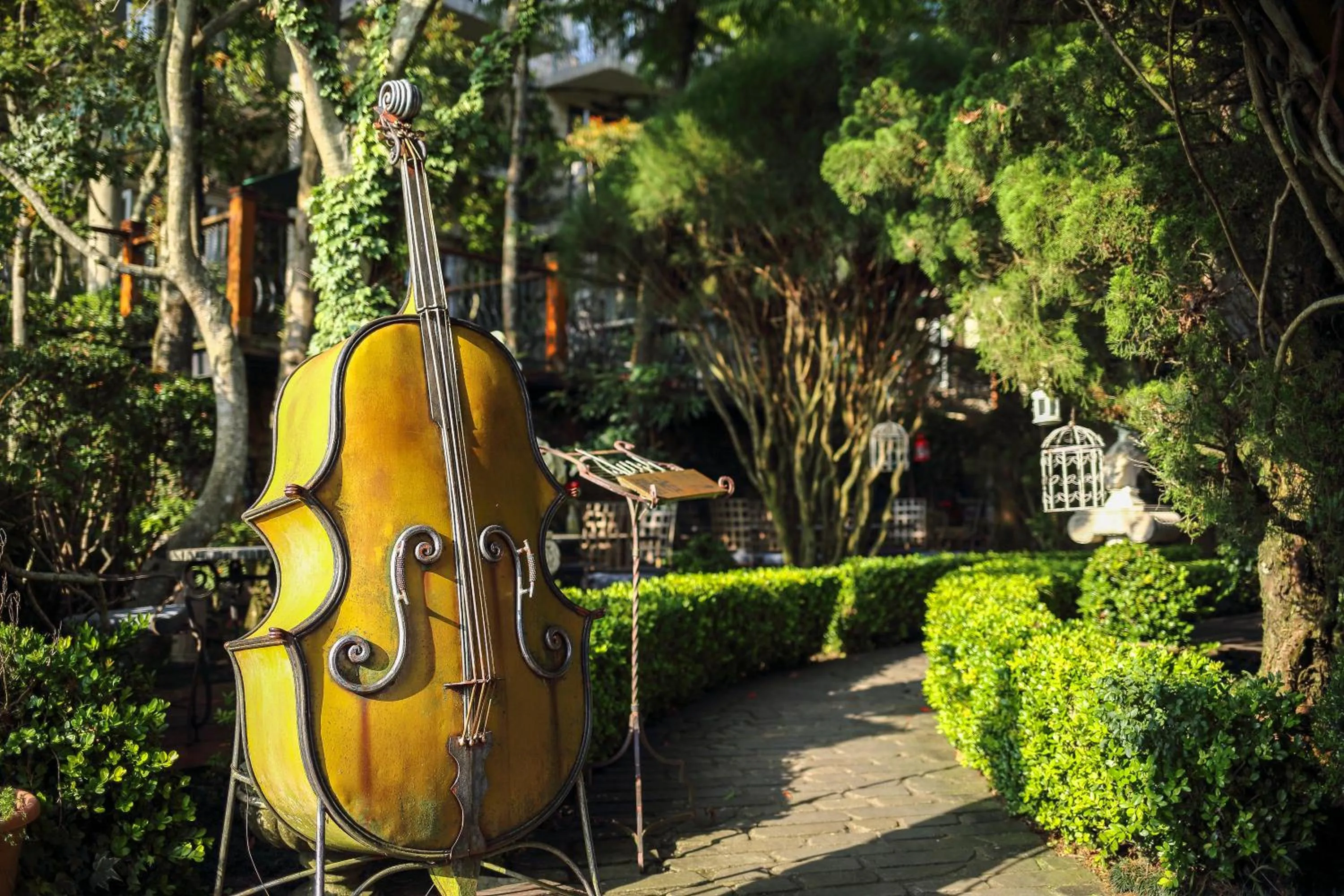 Facade/entrance in Shangrila Music Villa