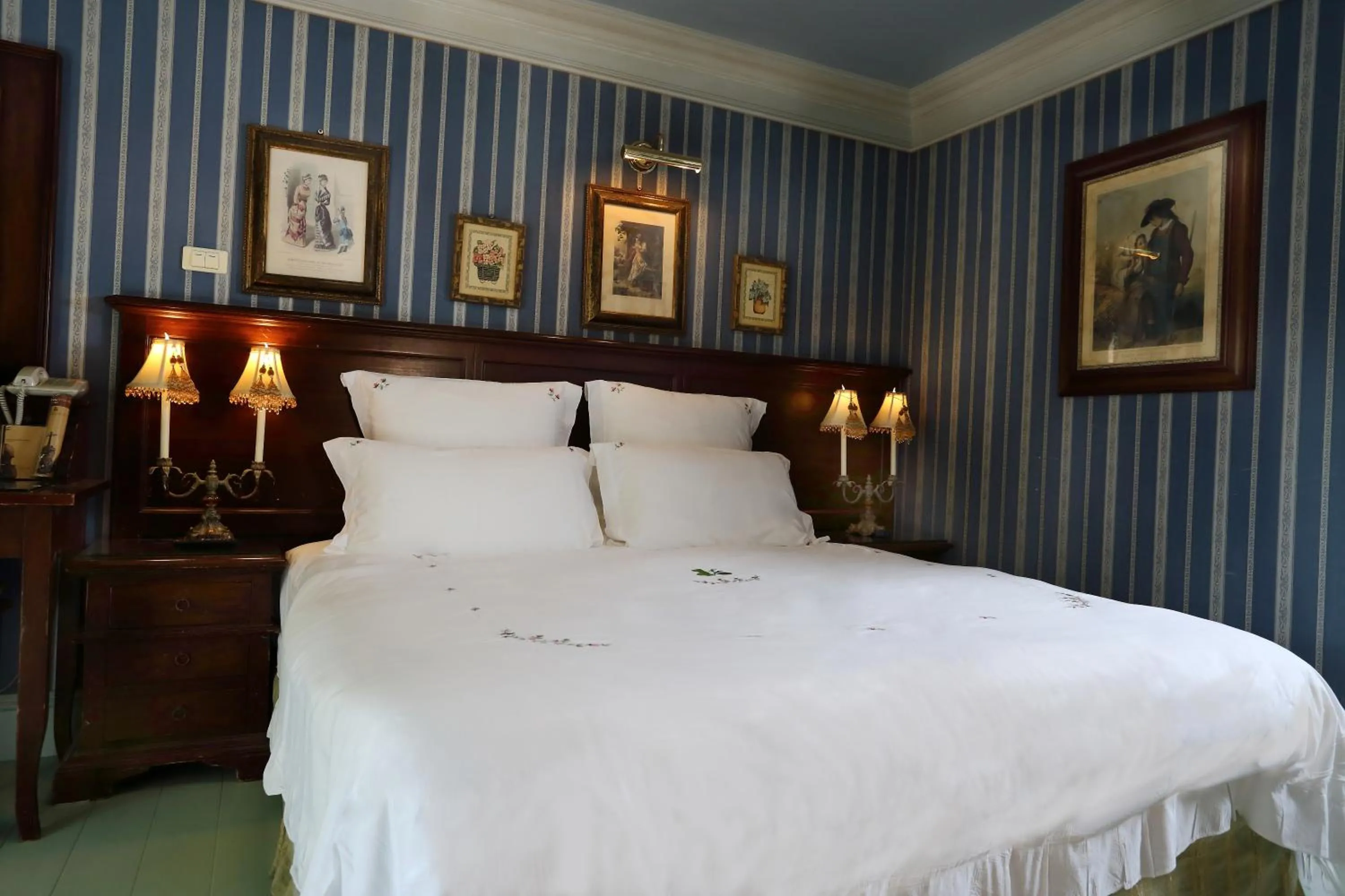 Bed in Shangrila Music Villa