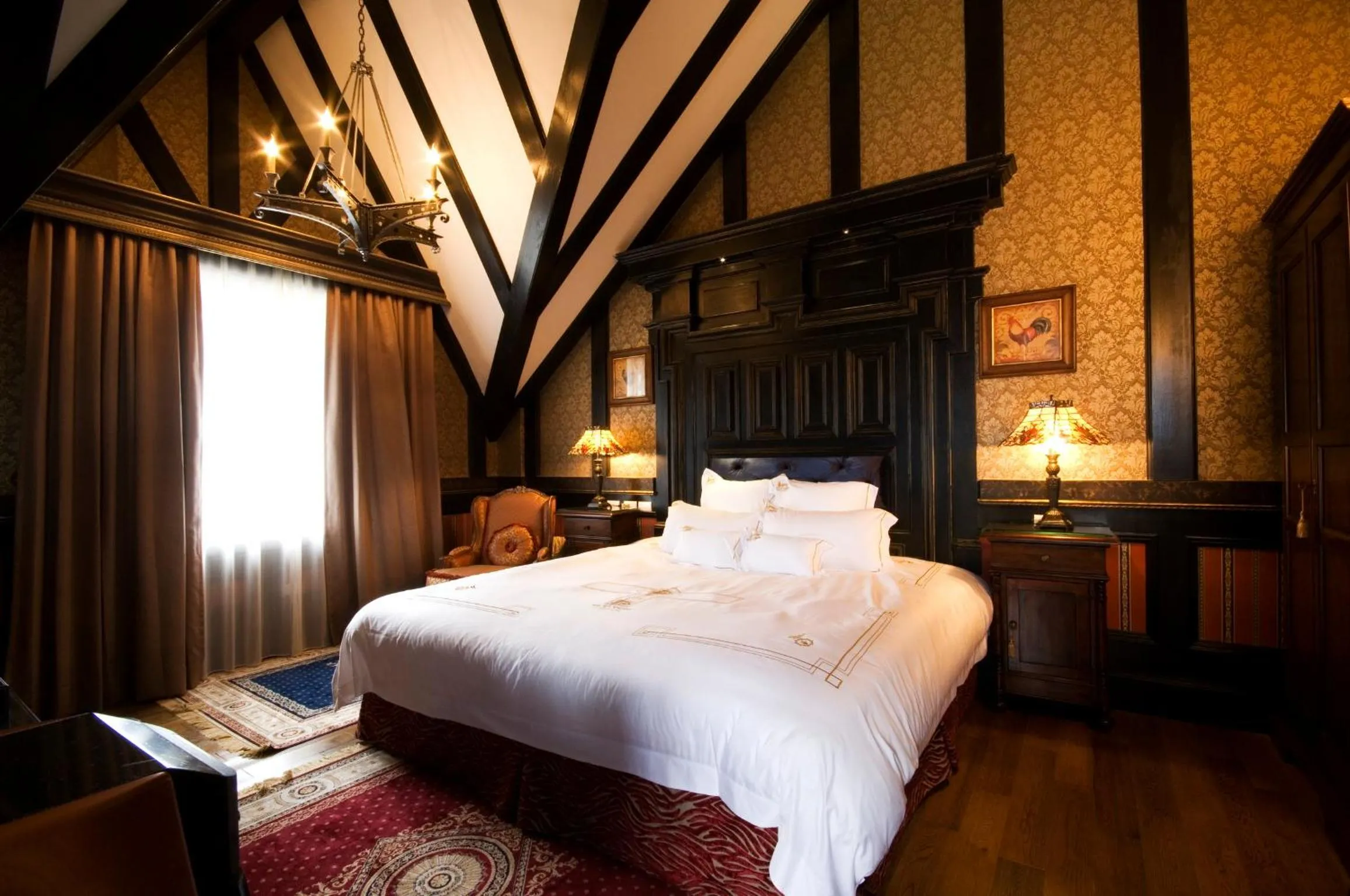 Bedroom, Bed in The Old England Manor