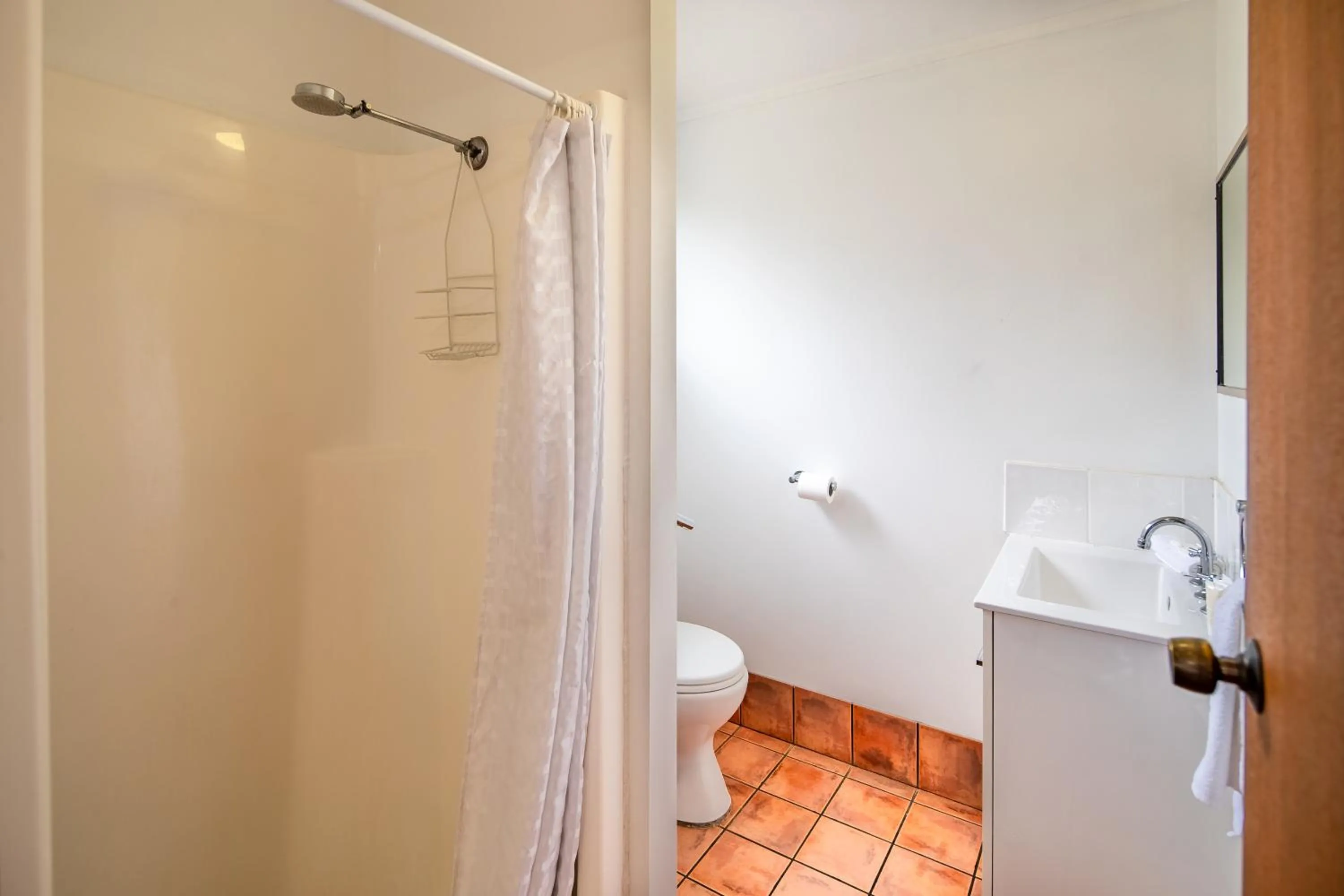 Bathroom in NRMA Broulee Holiday park